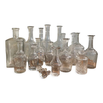 Set of decanters and vials