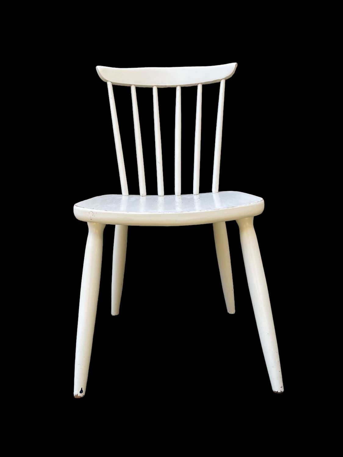 Series of 4 vintage solid wood chairs Scandinavian style