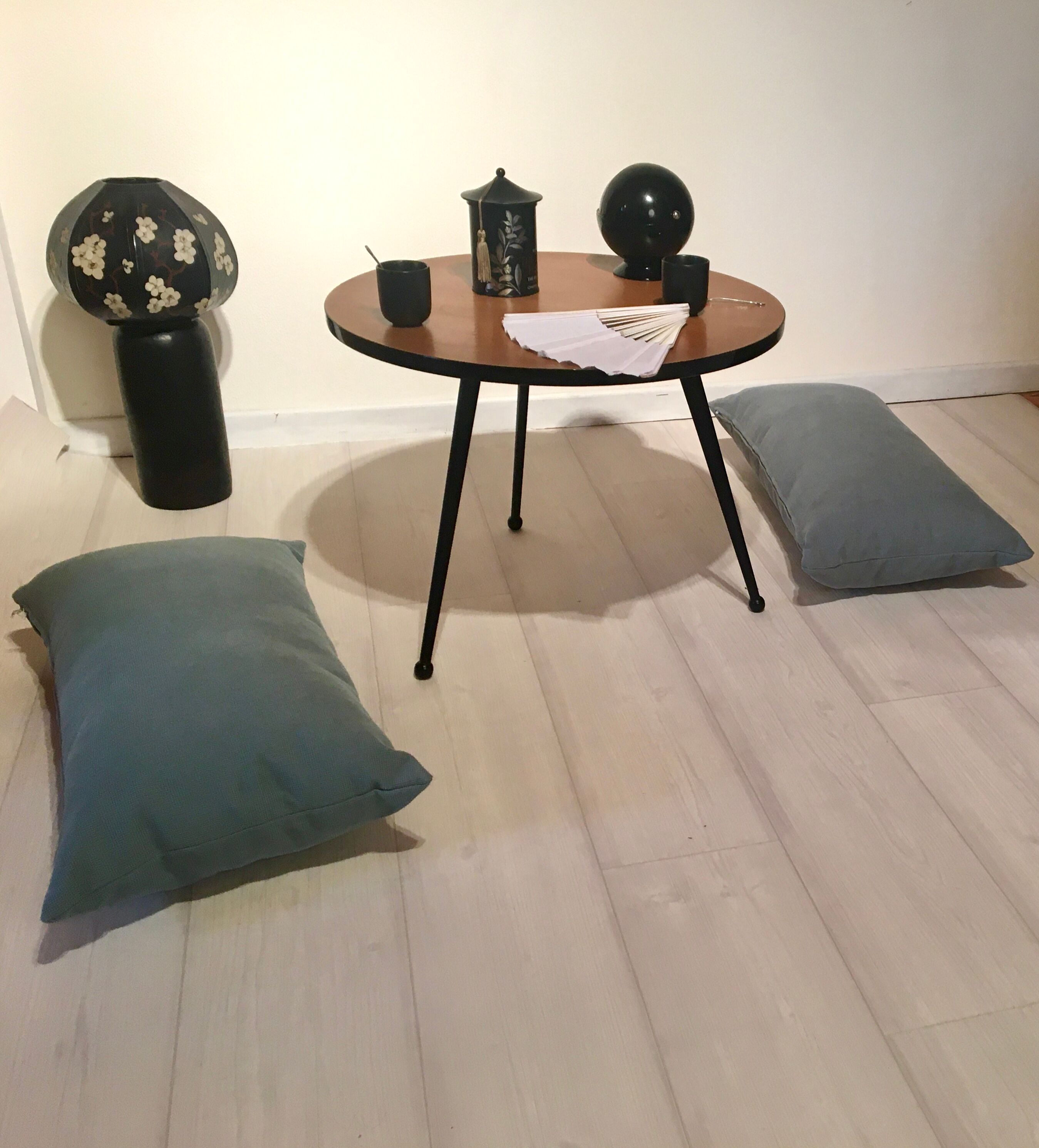 Tripod 50s coffee table