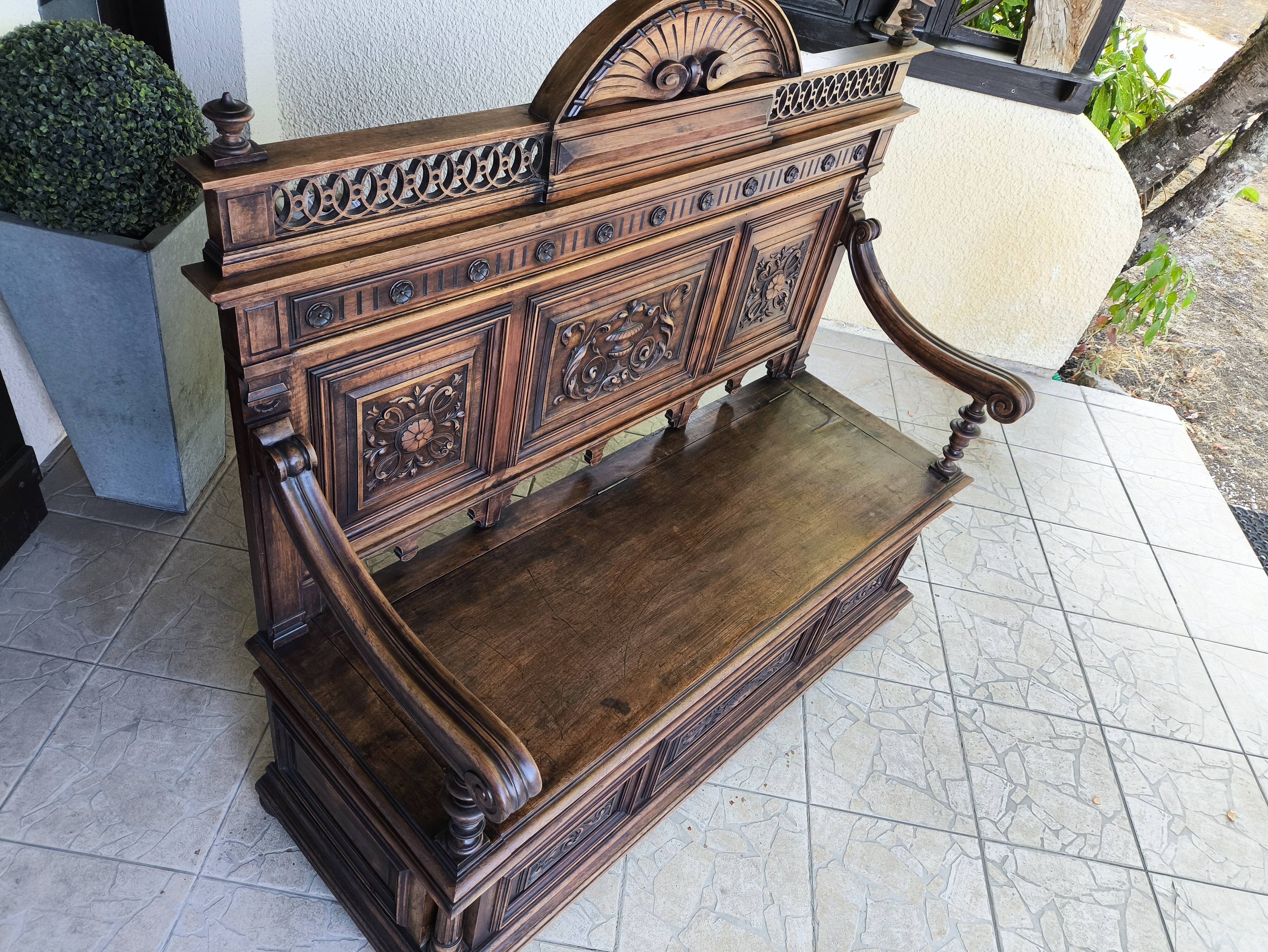 Banquette-coffre ancienne style Henri II / Néo-Renaissance en bois sculpté
