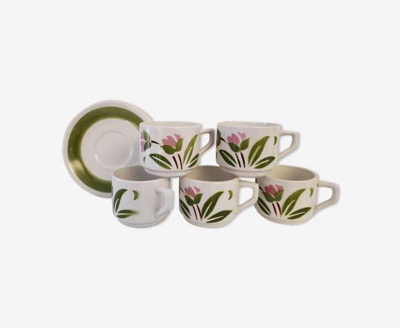 5 cups and ceramic saucers