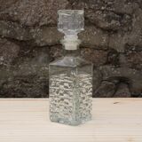 Carafe en verre ciselé