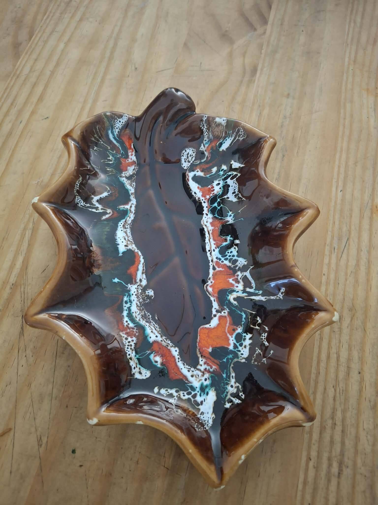 Catchall, small dish in Vallauris ceramic in the shape of a leaf.