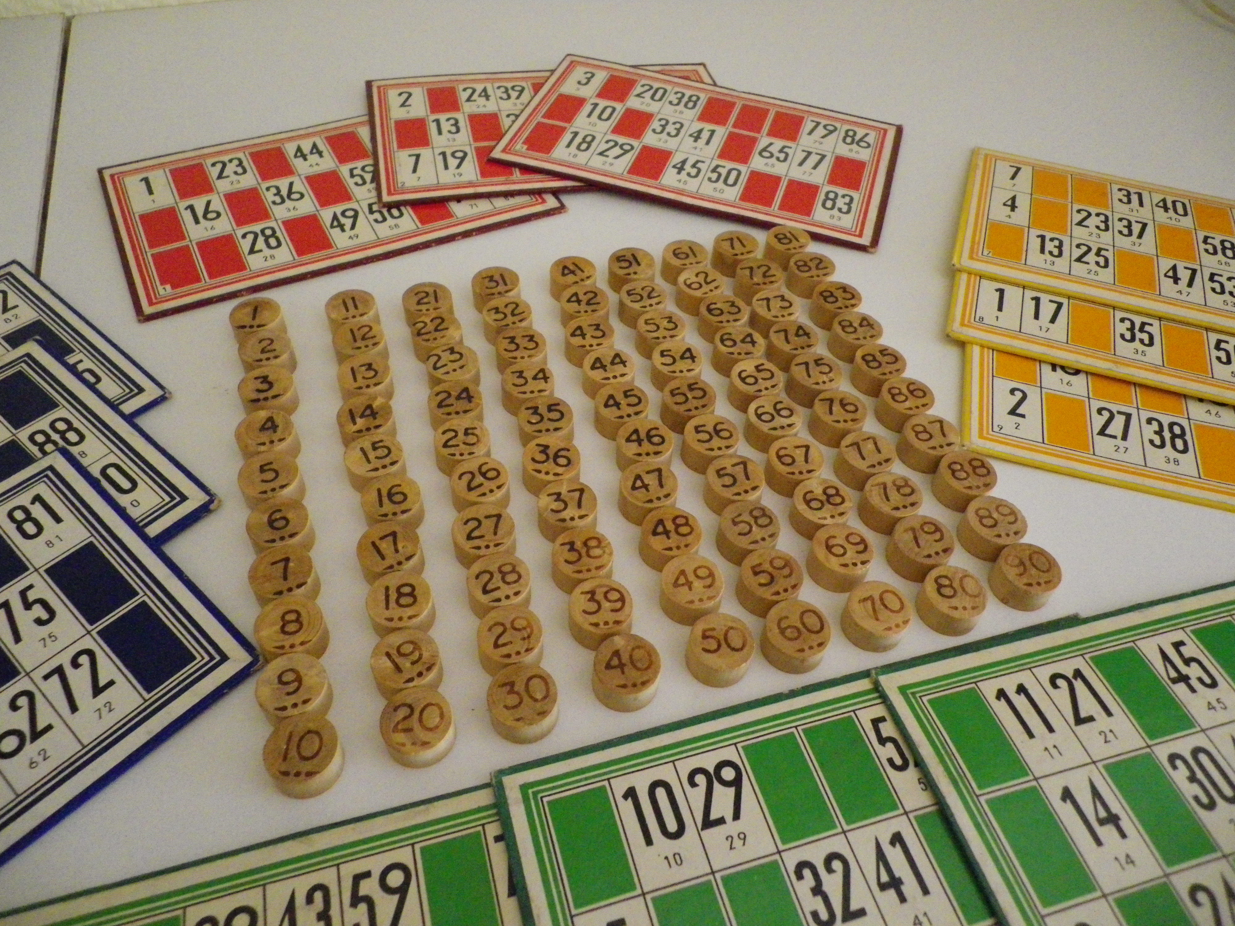 Old suitcase of board games, 7 games, - Rachez Paris -