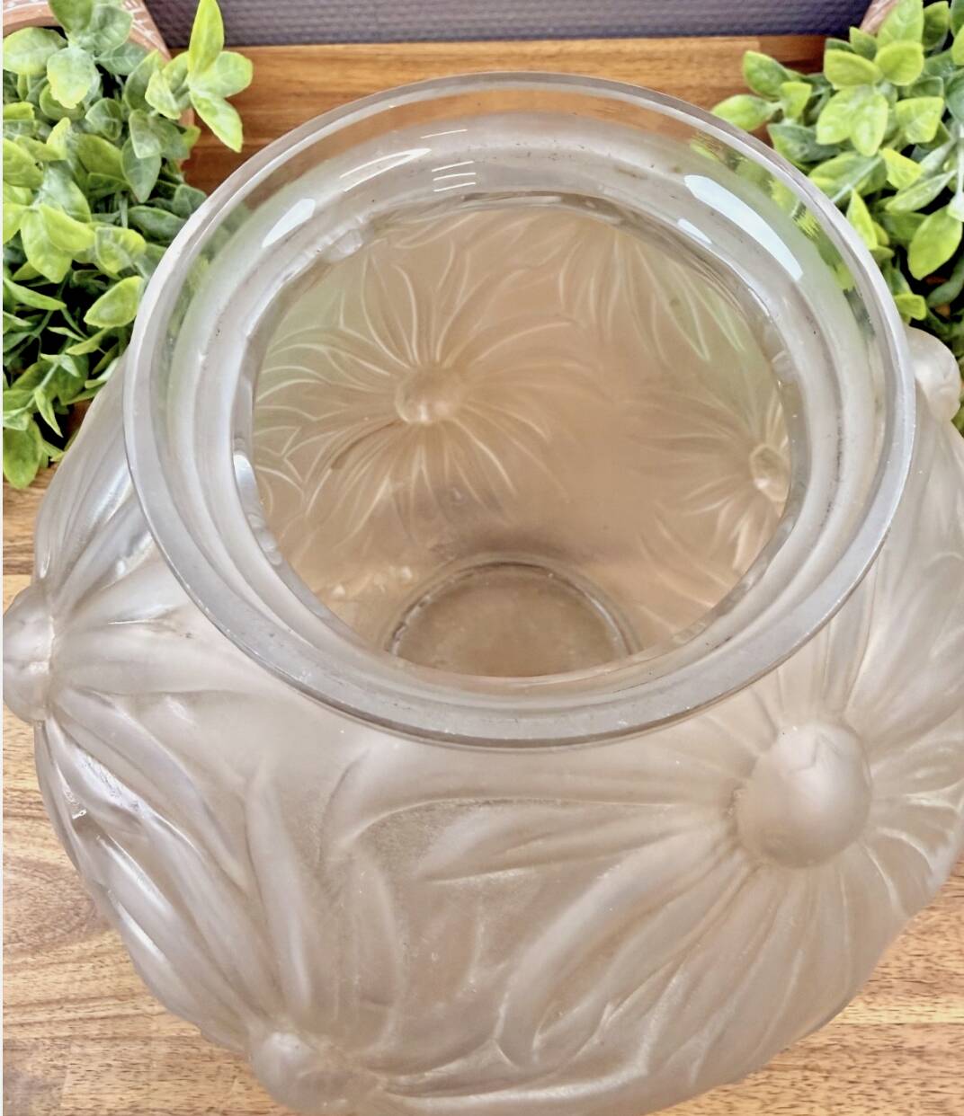 Vase "Dahlias" Etling – frosted moulded glass Art Deco