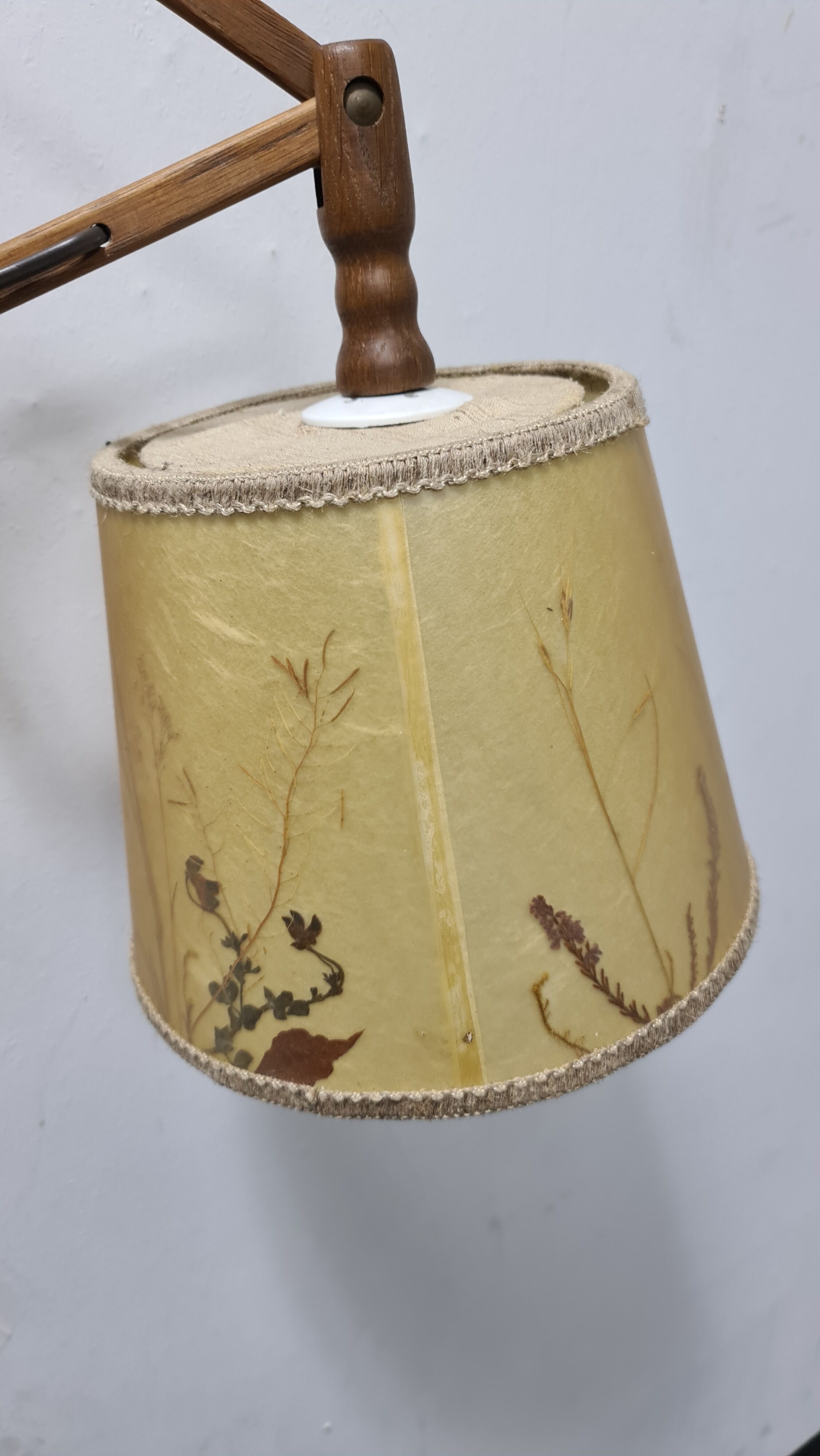 Vintage scissor lamp