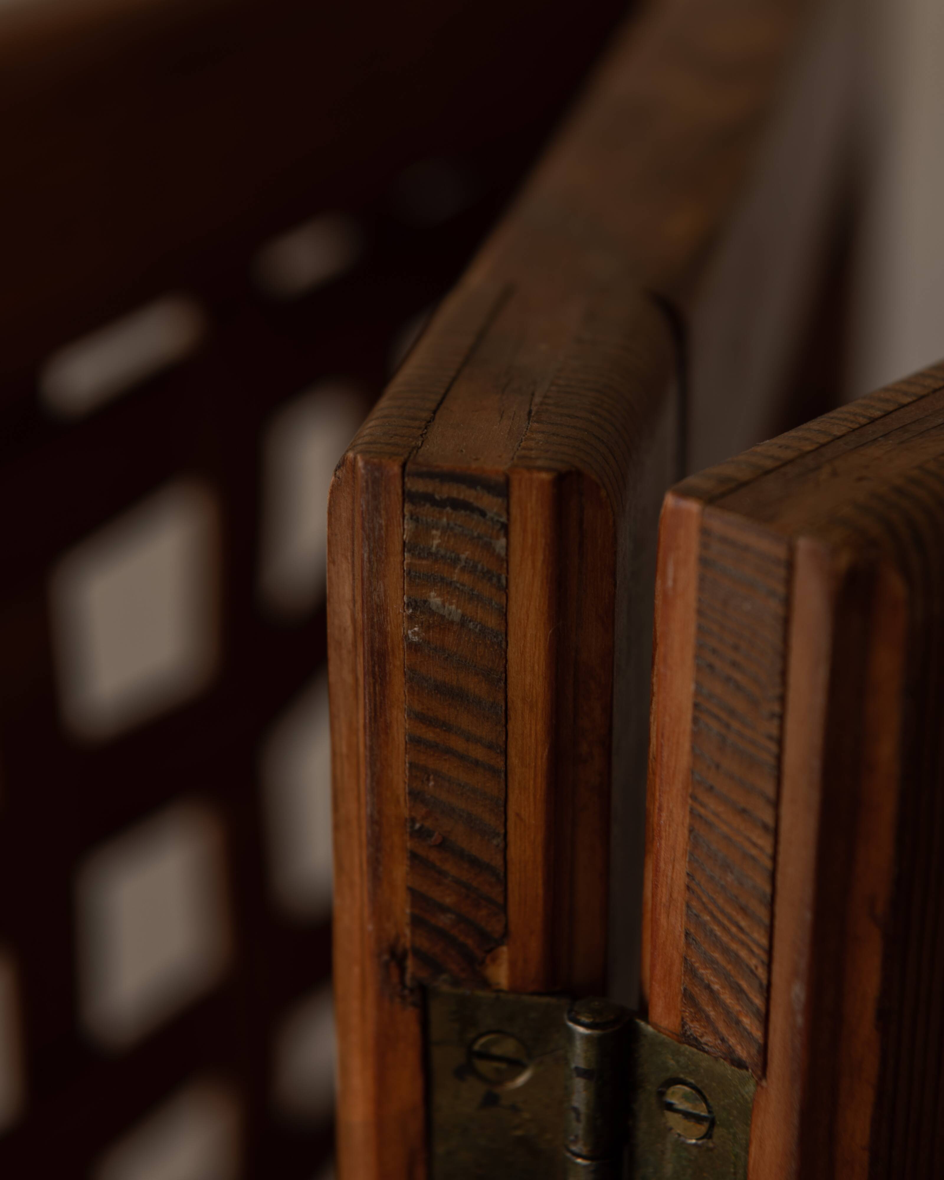 Paravent vintage en bois à 3 panneaux ajourés · Paravent pliant en pin (135 cm)