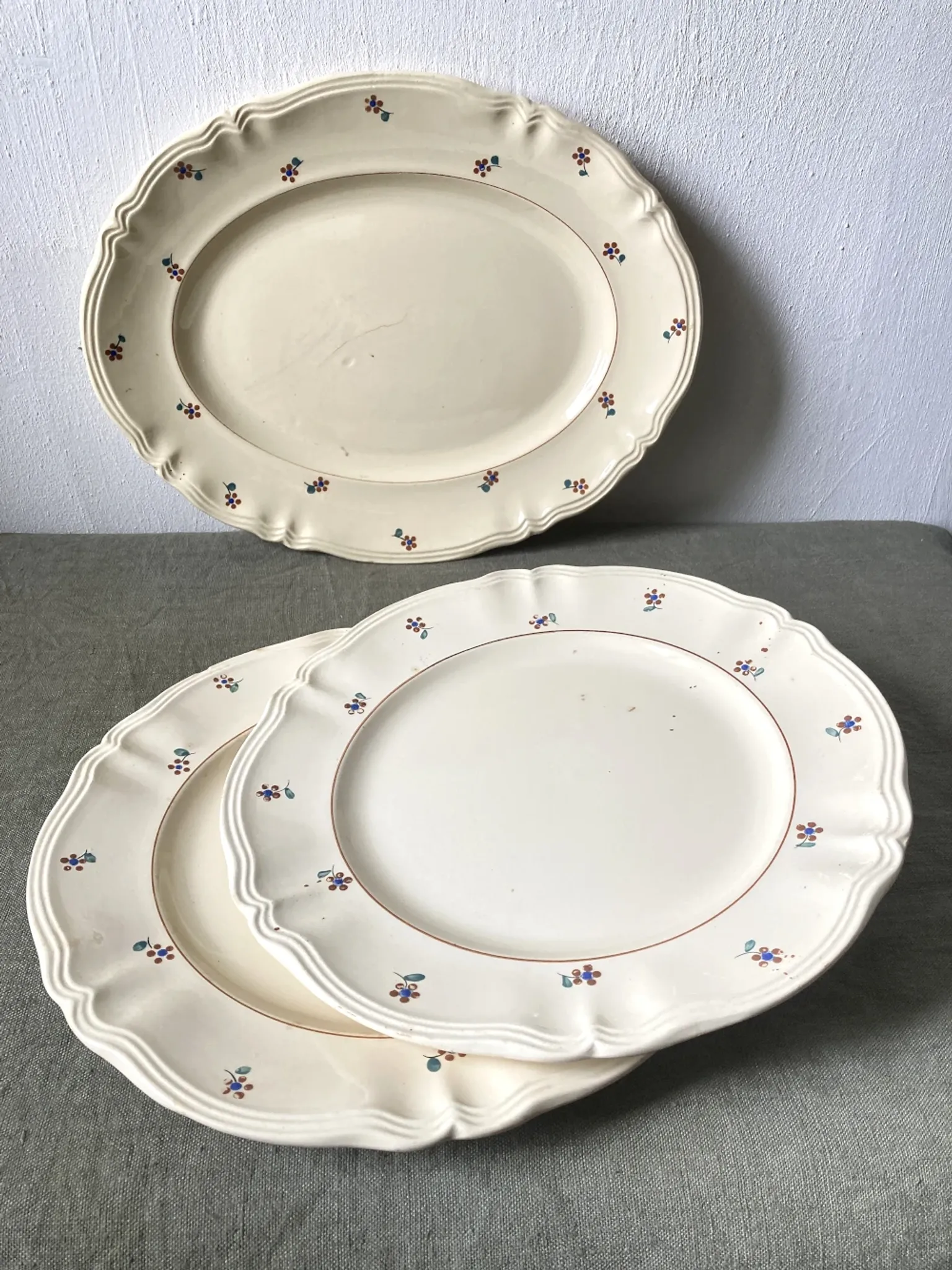Set of three serving dishes Digoin Sarreguemines, Arromanches, around 1950