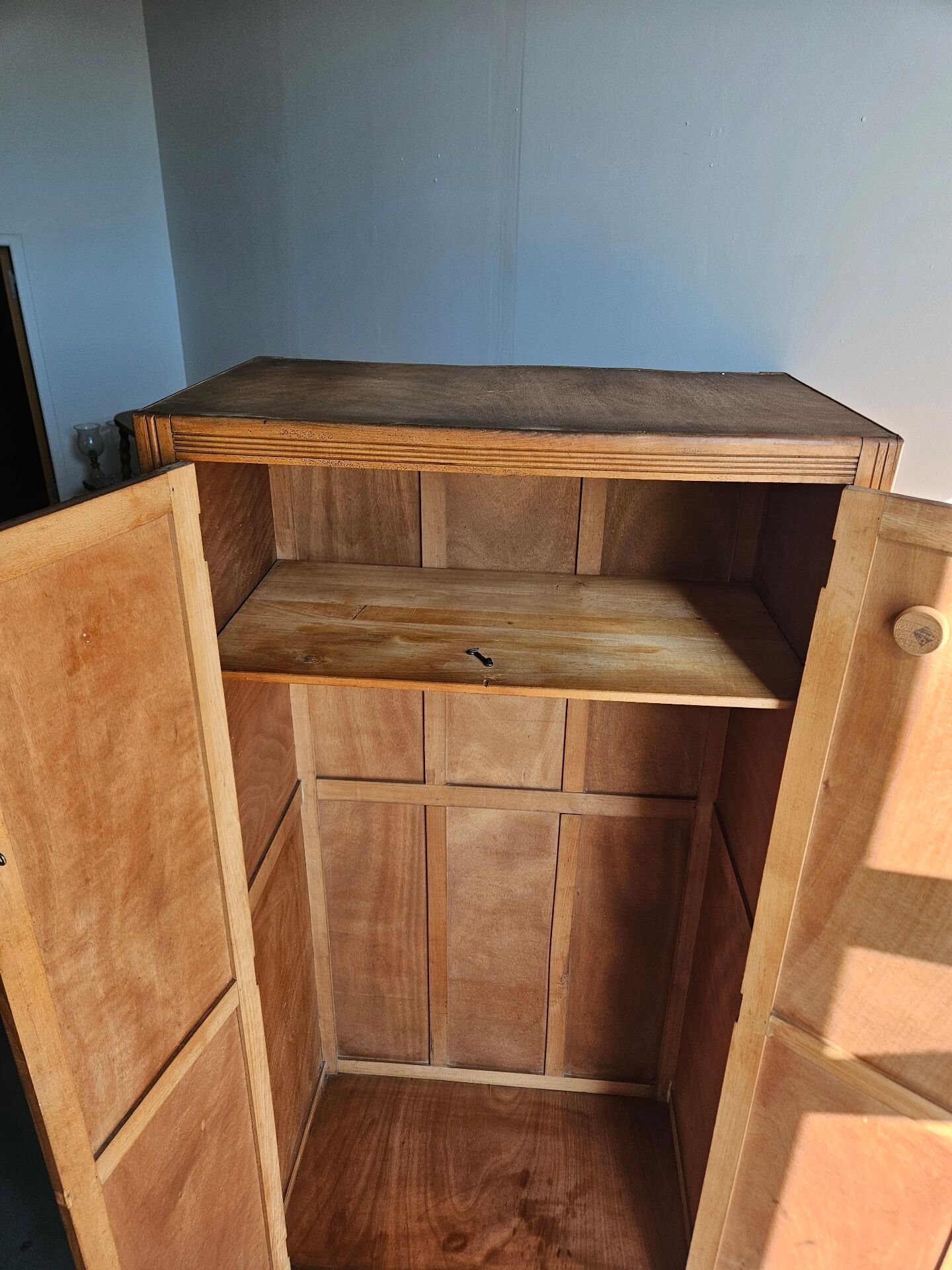 Armoire ancienne en bois