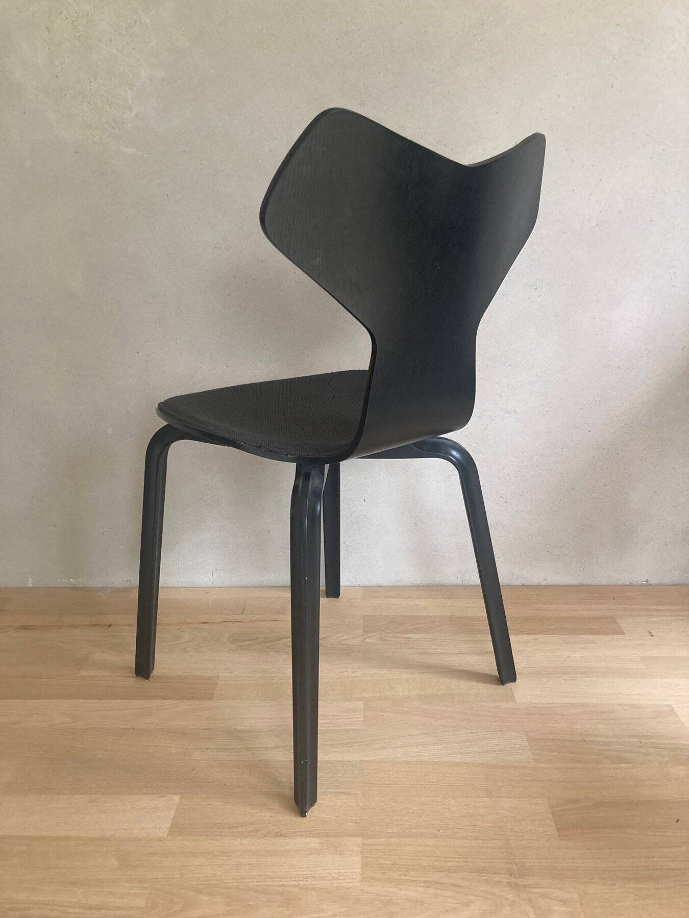 Fritz Hansen - Arne Jacobsen - Chaise (6) - 195