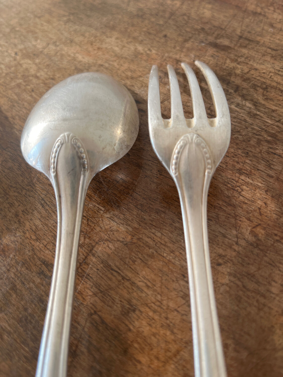 Duo de couverts en métal argenté