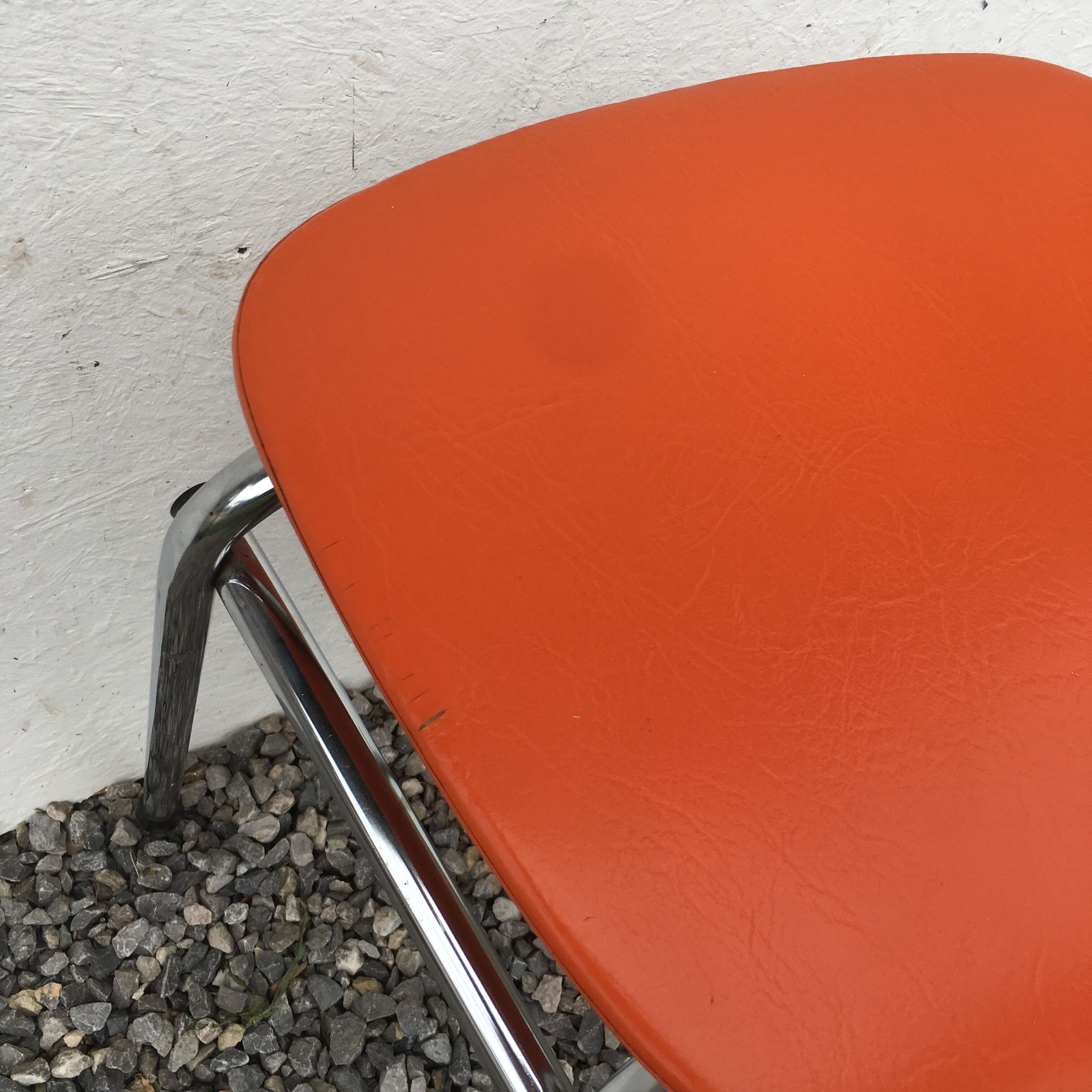 Orange skaï chair