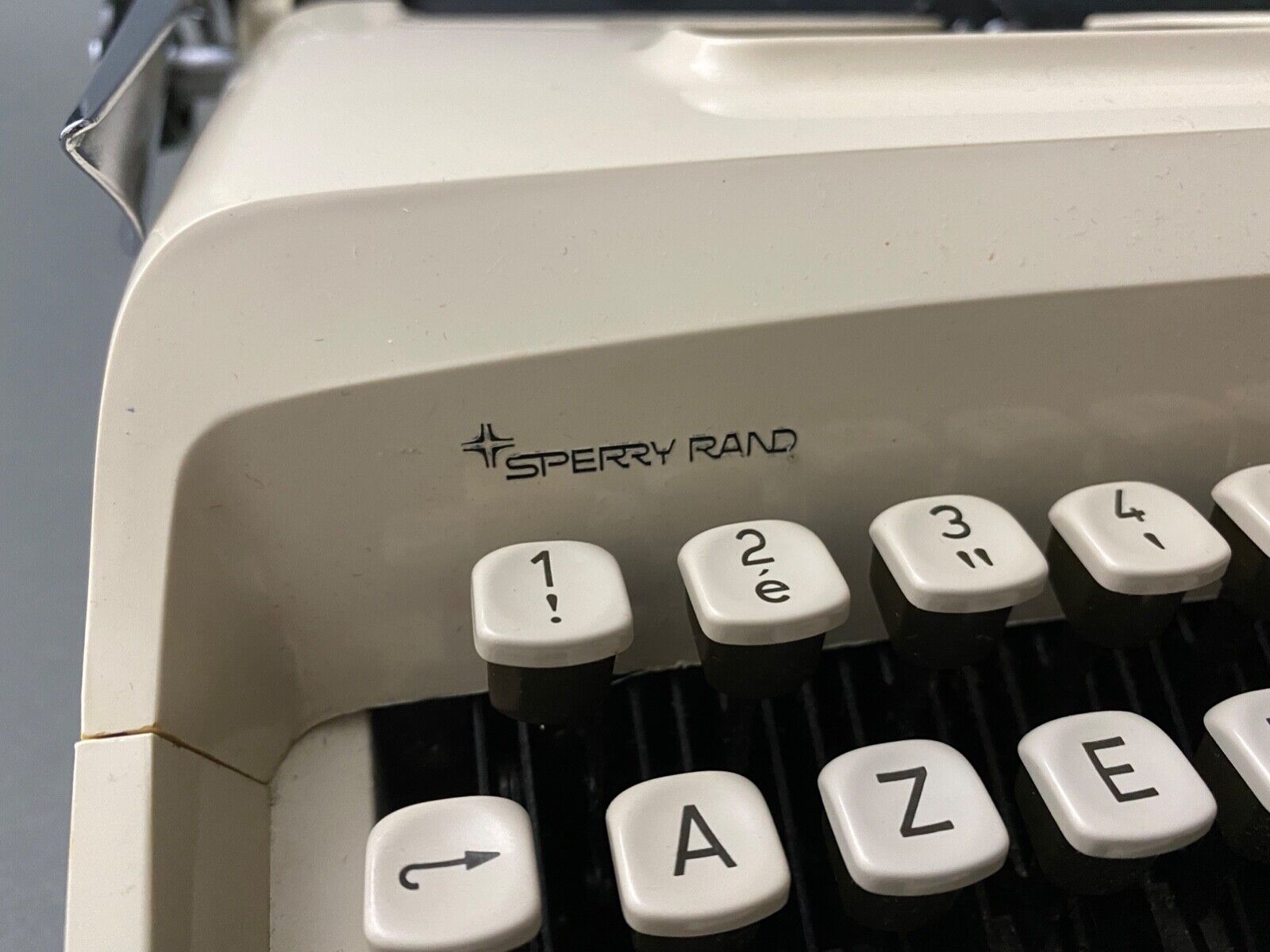 Old writer Remington monarch deluxe 1970