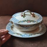 Old Tournay sauce boat. Creil and Montereau