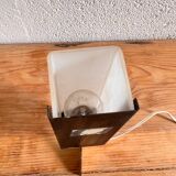 Tripod table lamp