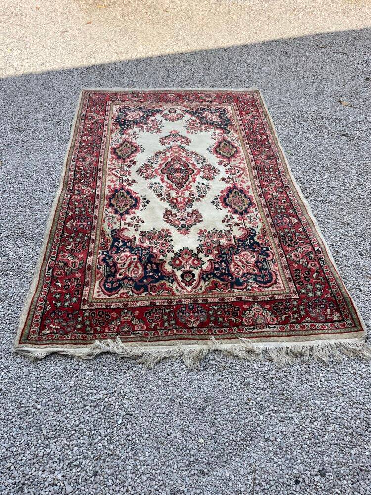 Grand tapis persan ancien