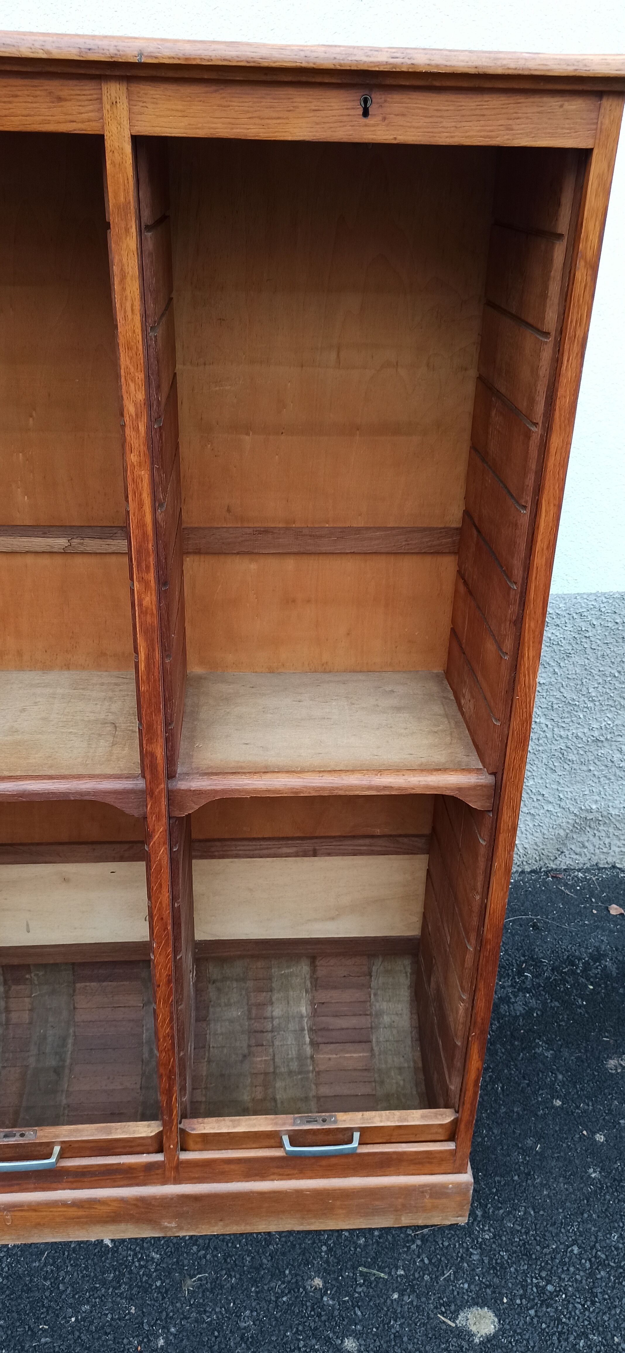 Curtain furniture with keys