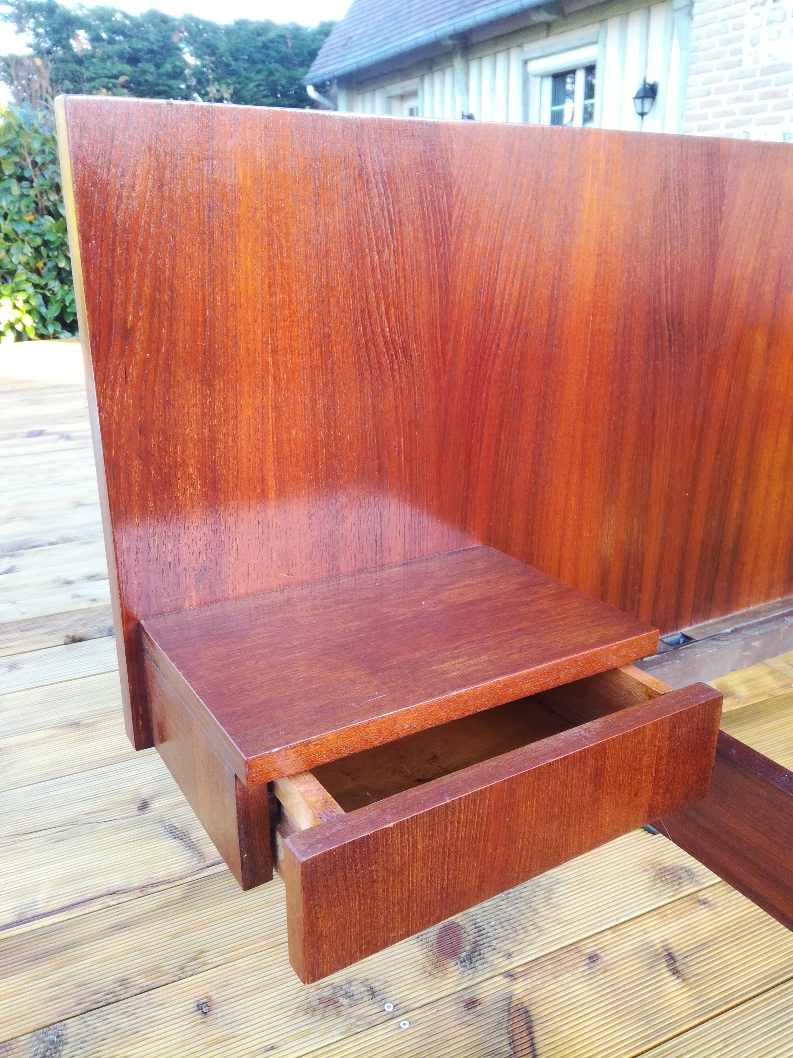 Teak bed