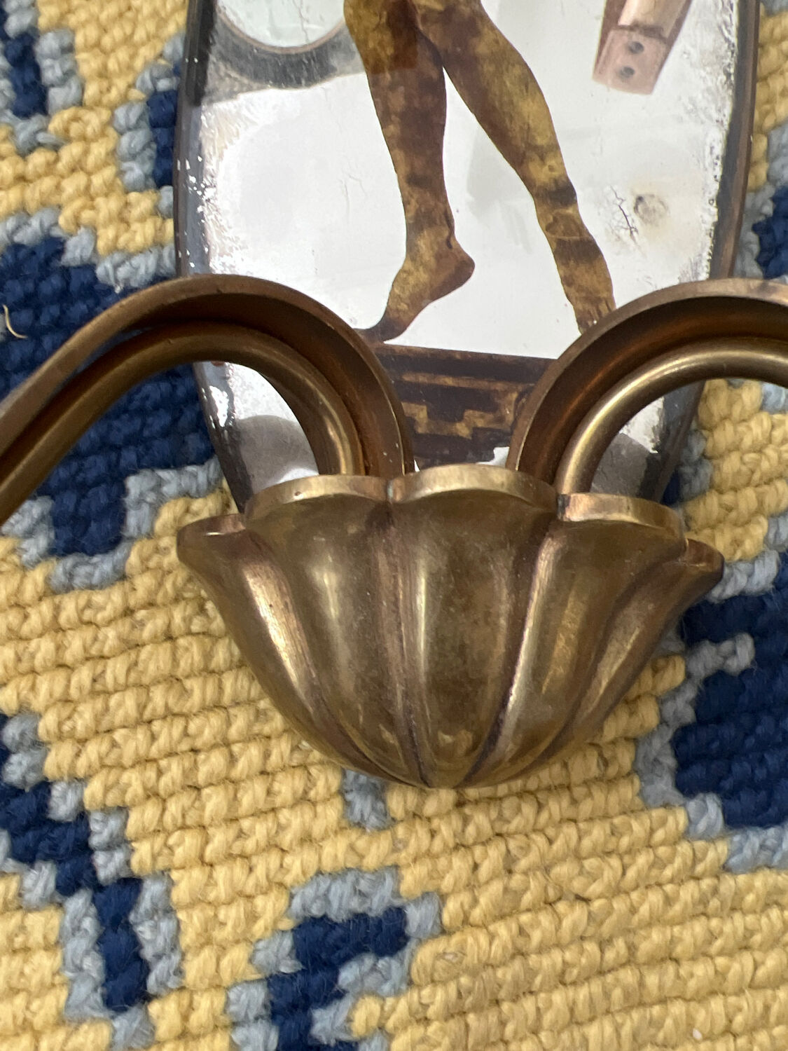 Wall lamp in eglomised glass