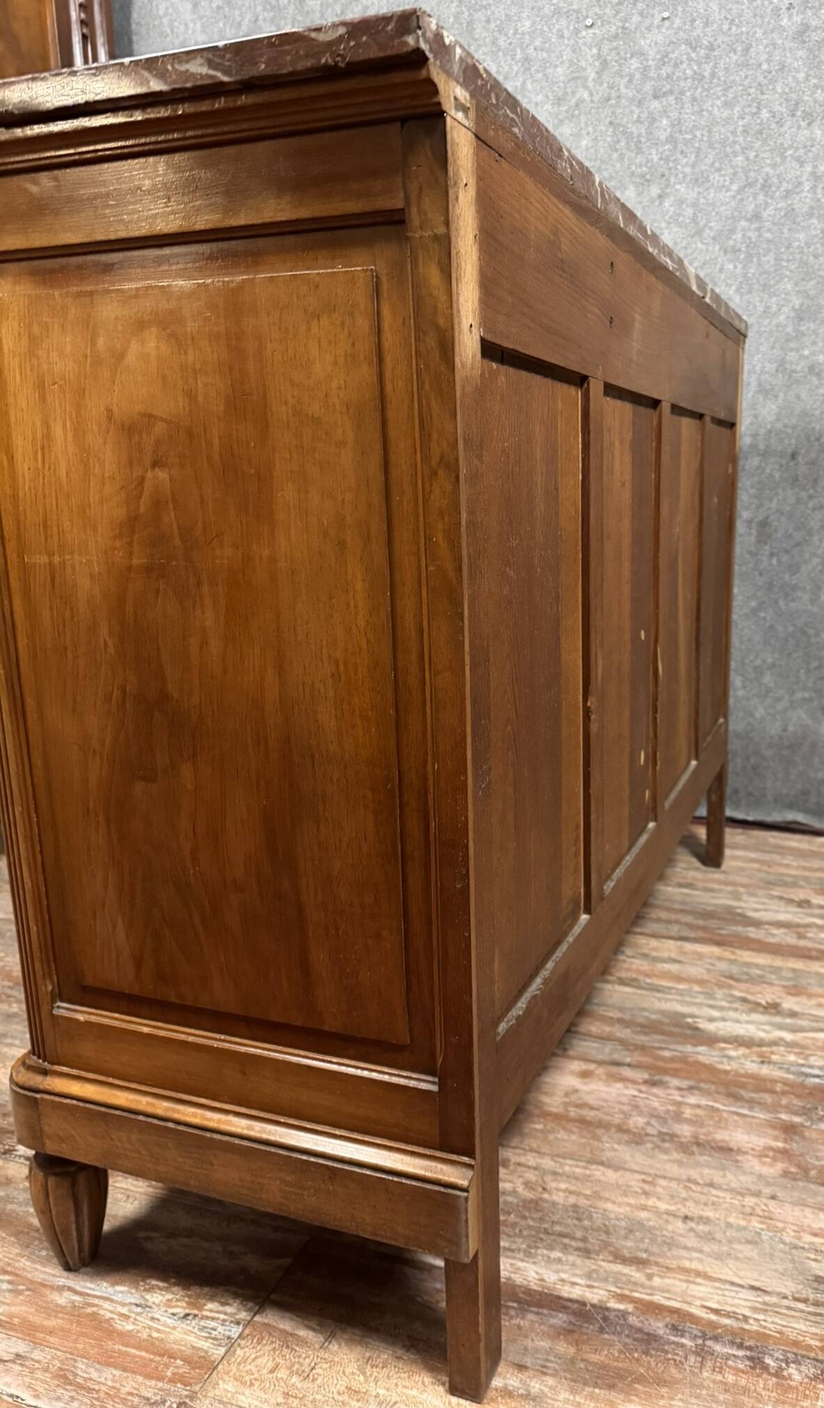 Beautiful Art Deco period walnut sideboard circa 1925