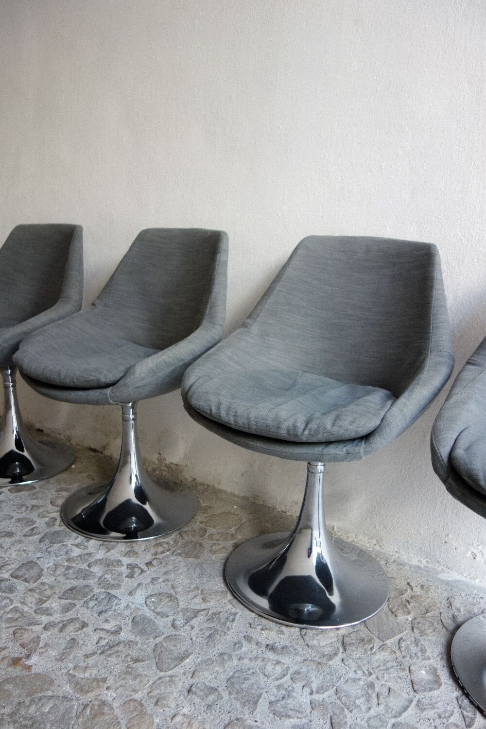 4 Space Age seventies dining tulip chairs