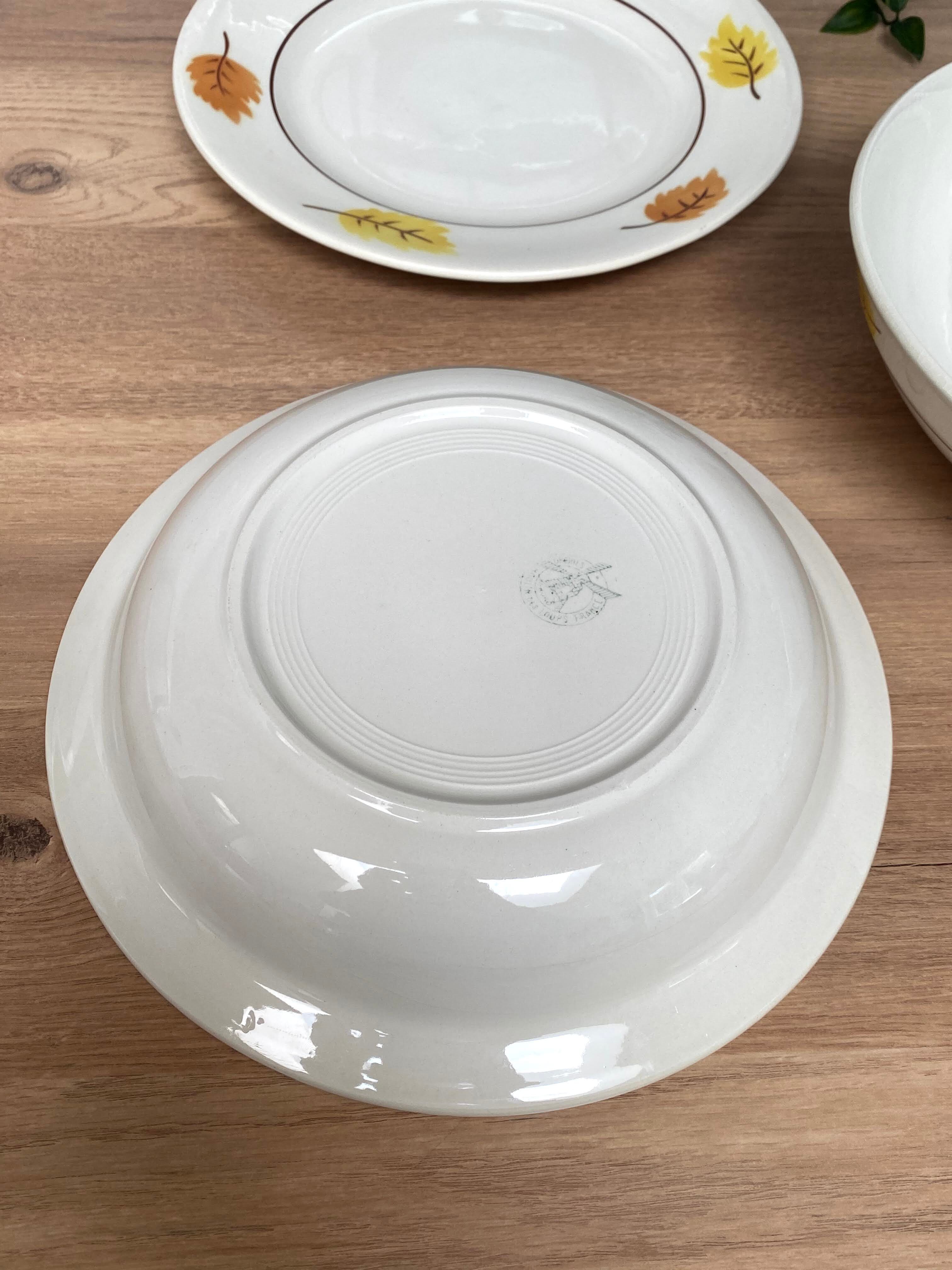 Set of 3-course Mill of Wolves autumn leaves