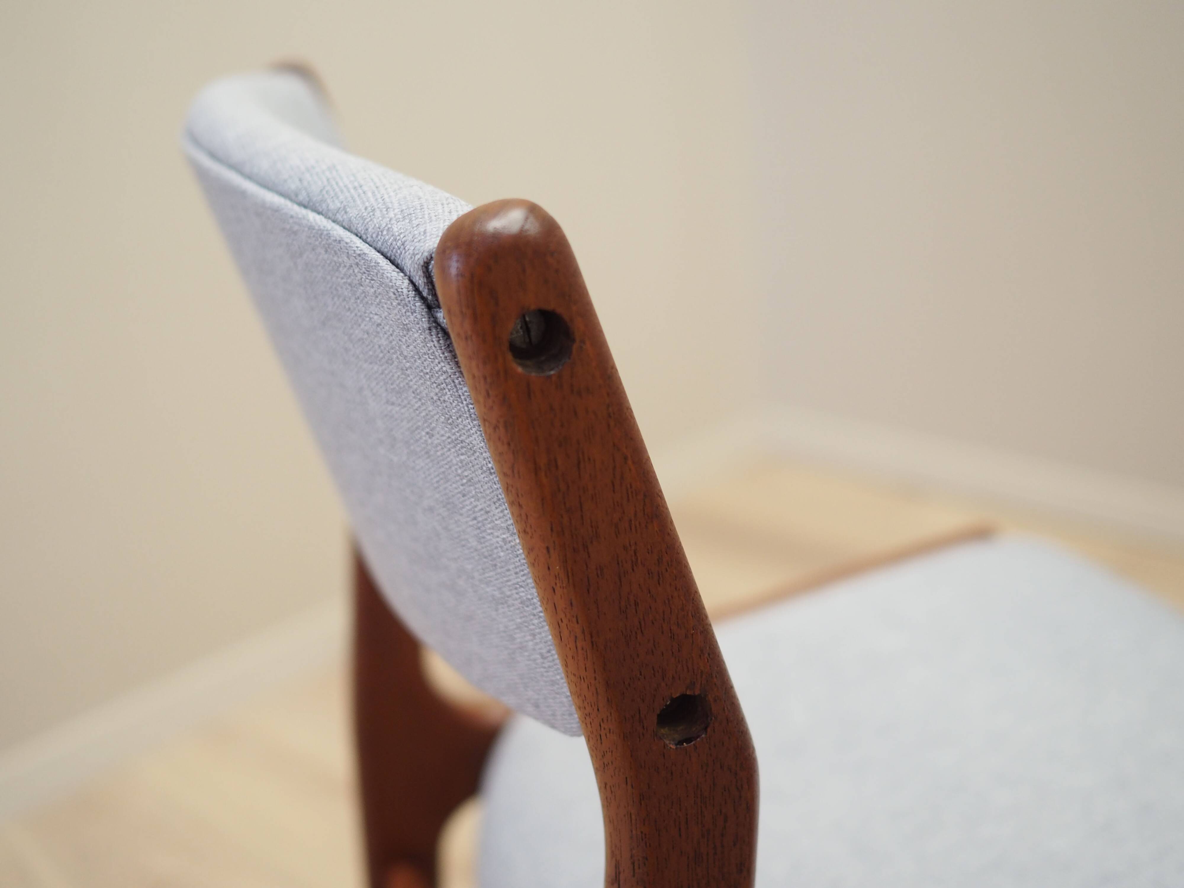 Ensemble de six chaises en teck, design danois, années 1970, fabrication : Nova