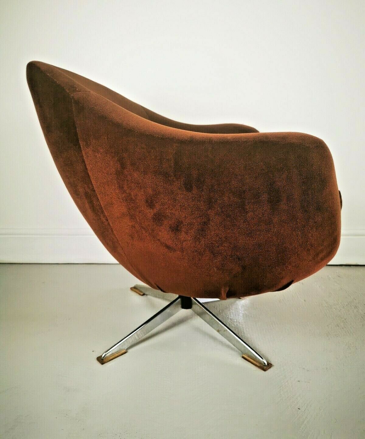 Mid Century 1960s/70s Brown Swivel Tub Chair