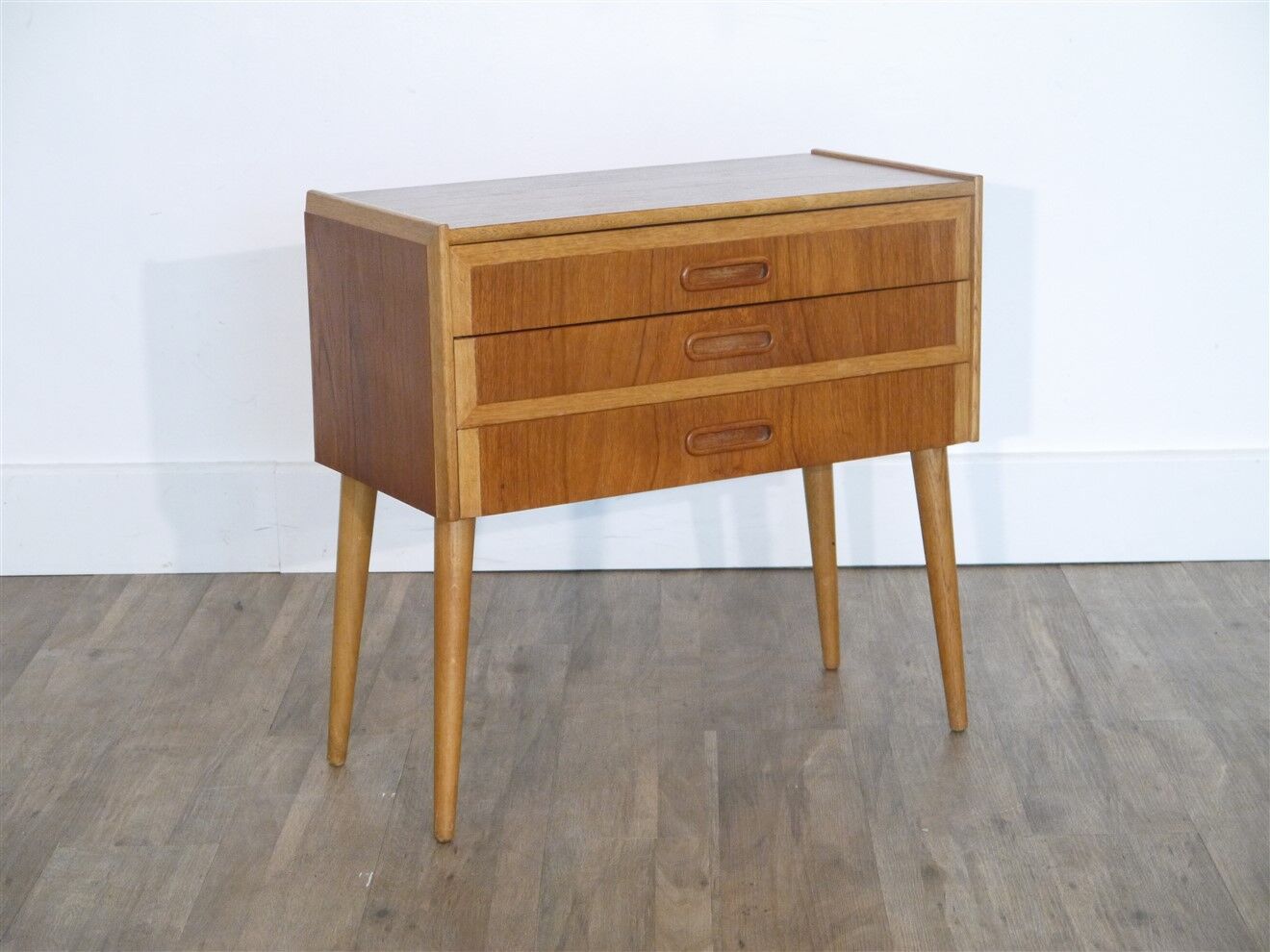 Commode vintage scandinave en teck et chene 1960