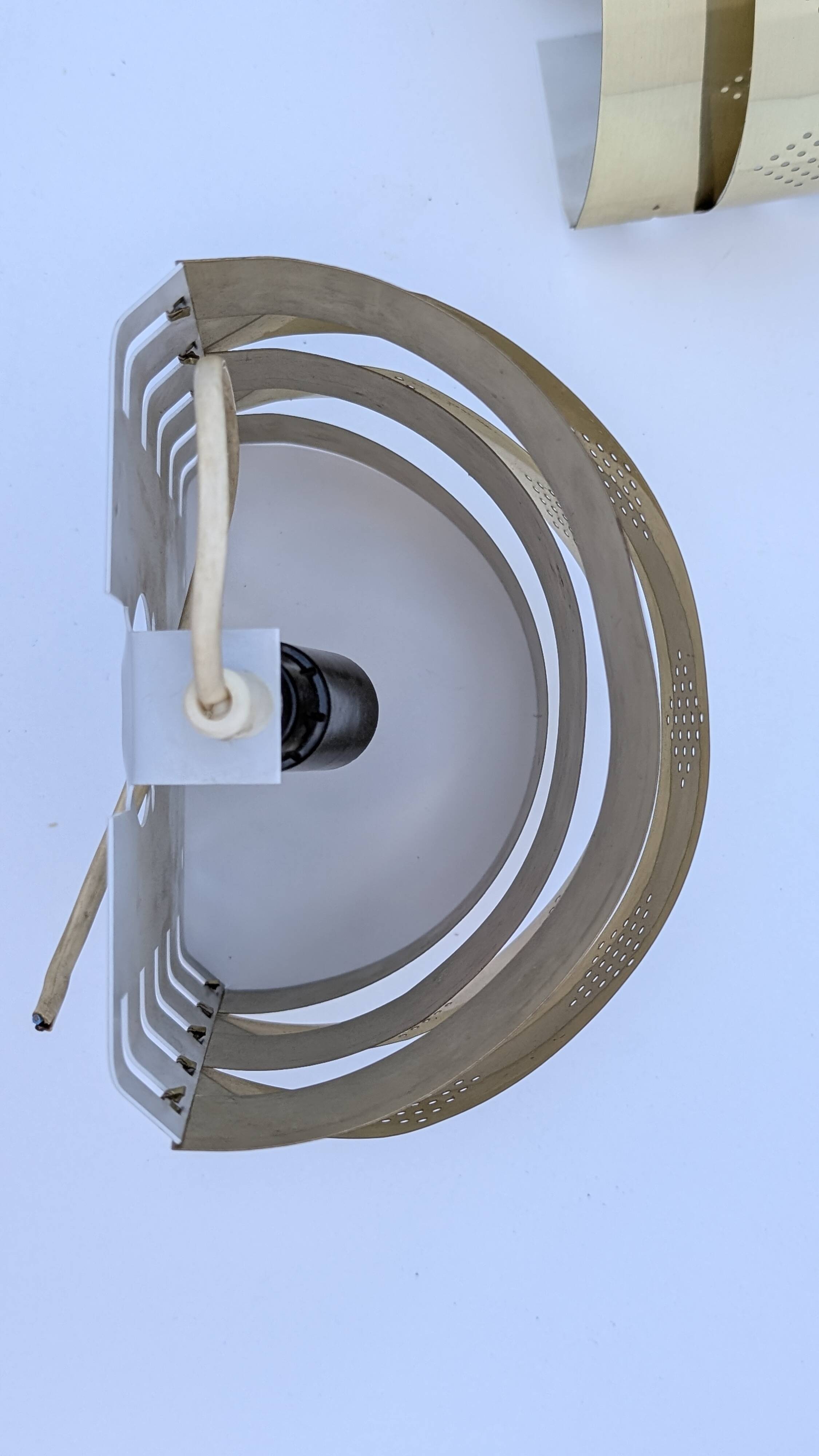 Pair of sculptural wall lights in brass – Werner Schou - Coronell Elektro