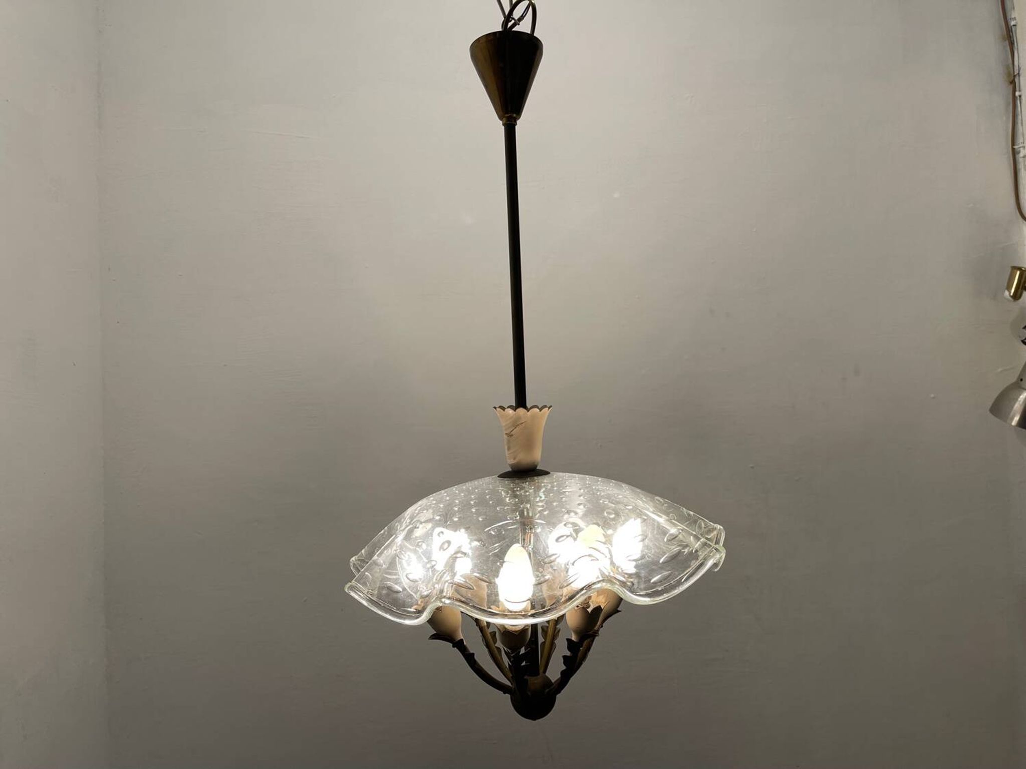 Suspension en verre de Murano des années 1950