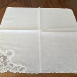 Dognuin's matching lace napkins