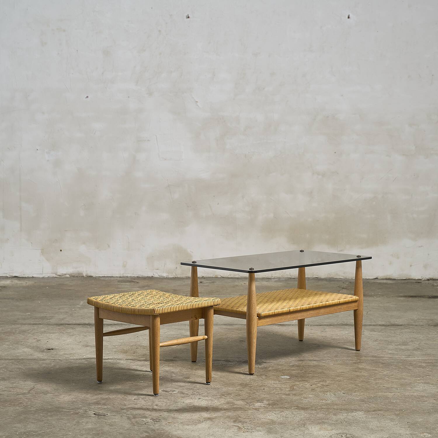 Coffee table and its stool.