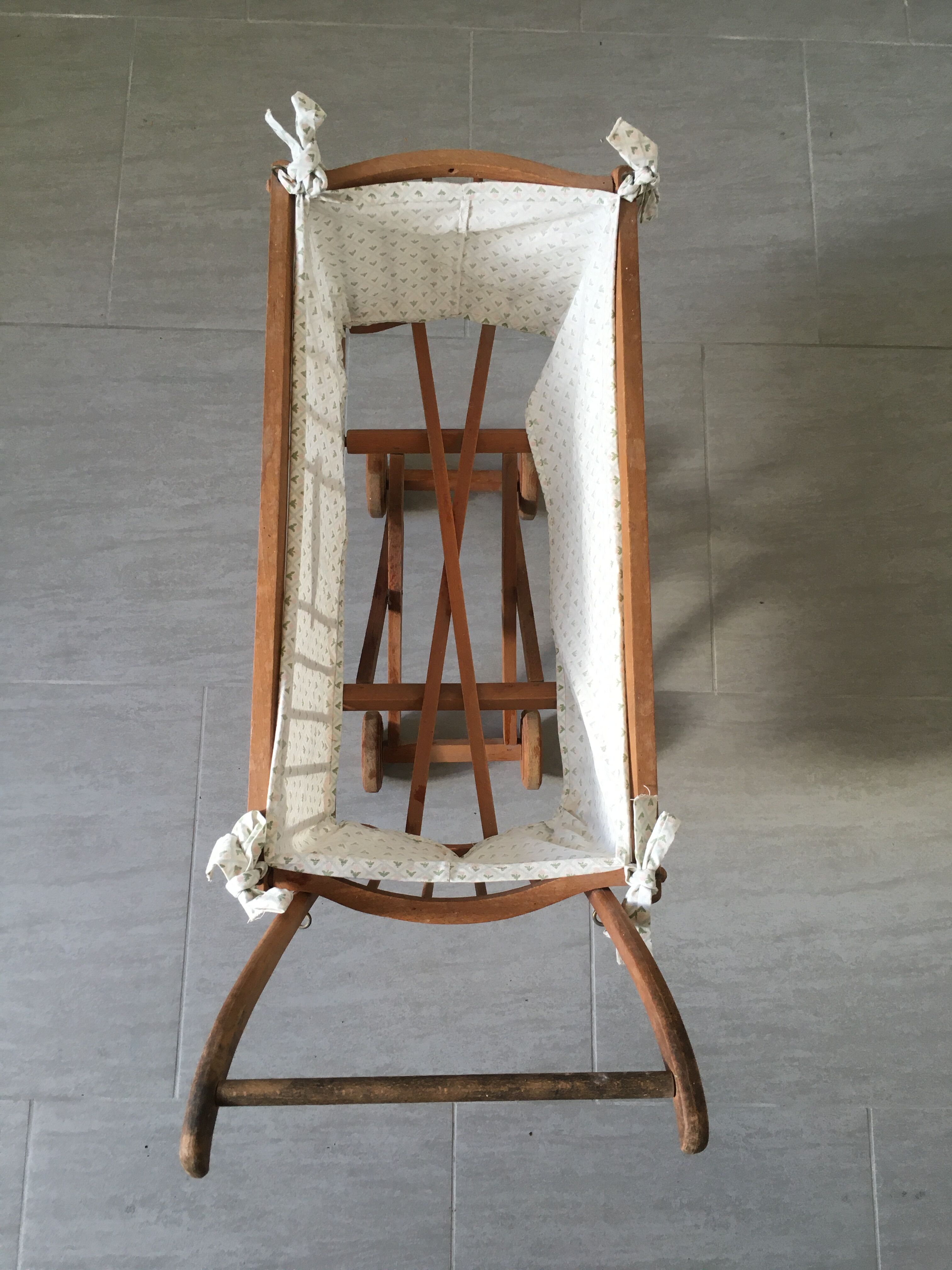 Landau for wooden doll