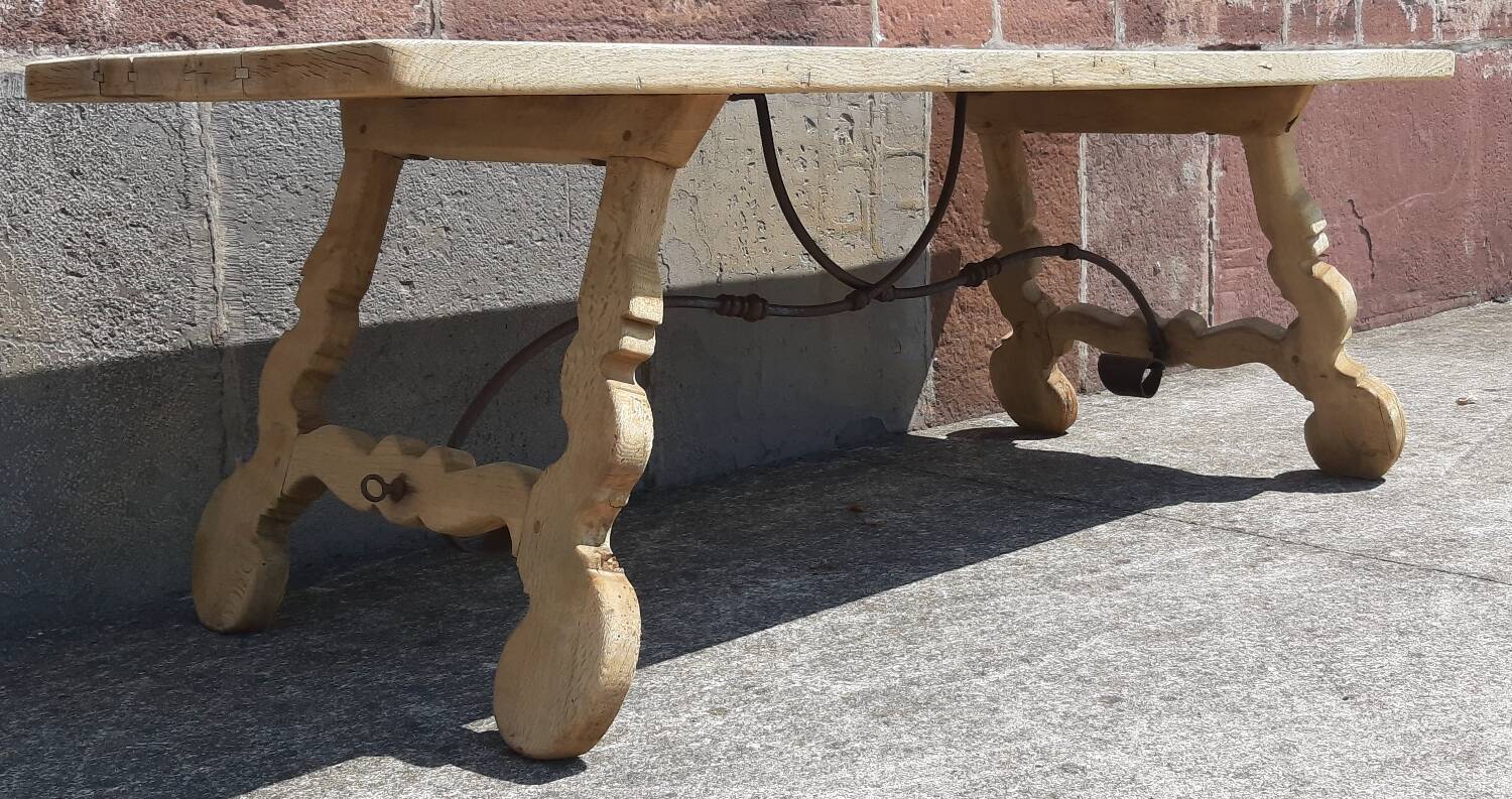 Oak farmhouse table with lyre legs. (Spanish table)