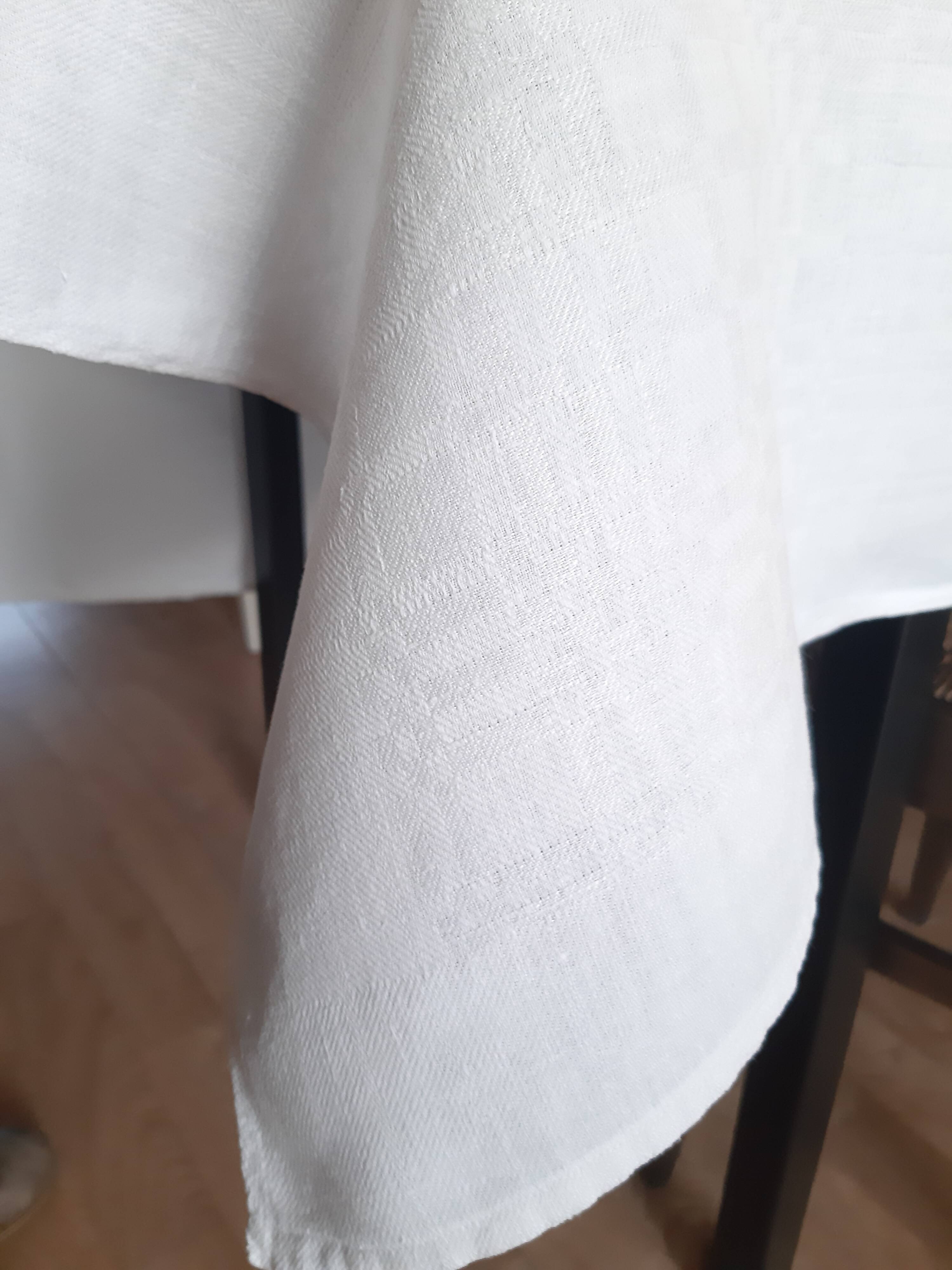 Nappe ancienne damassée B.L