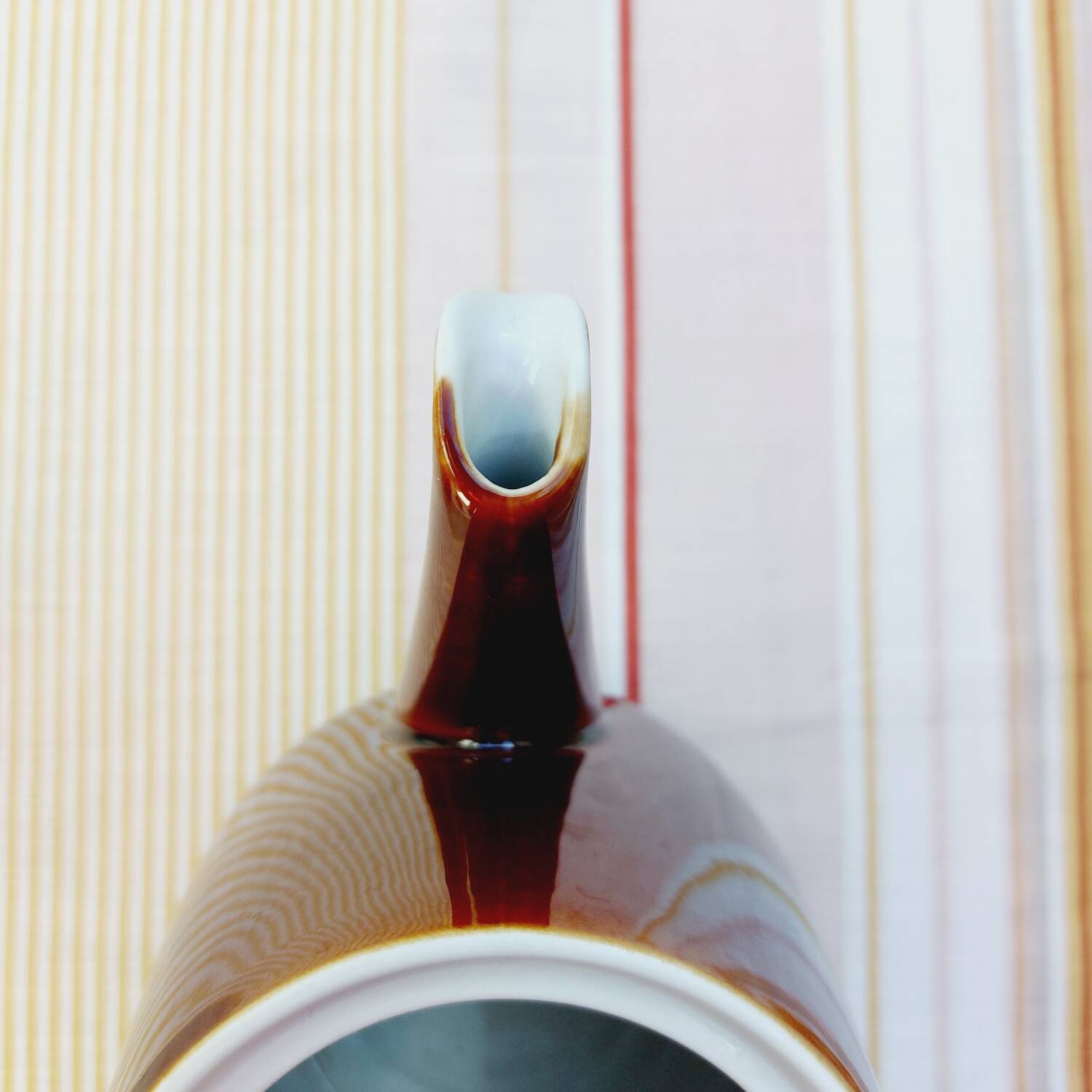 Villeroy & Boch coffee maker and milk jug