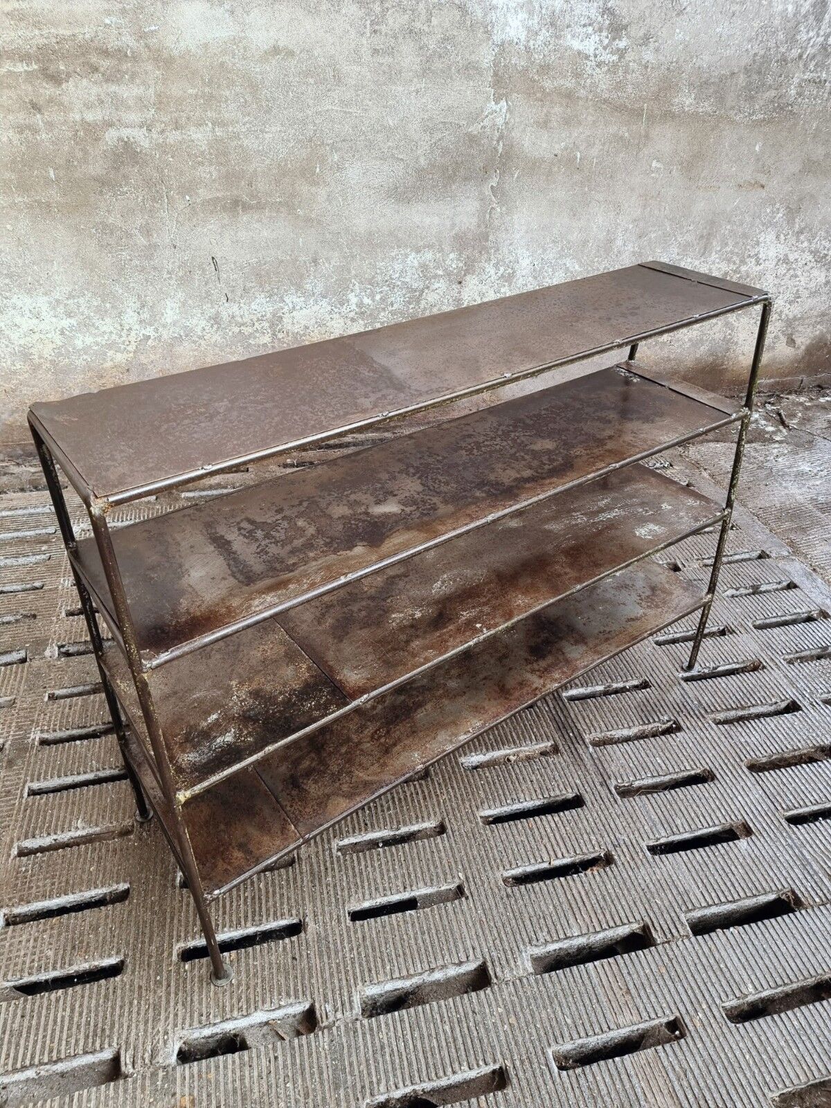 Industrial shelving rack