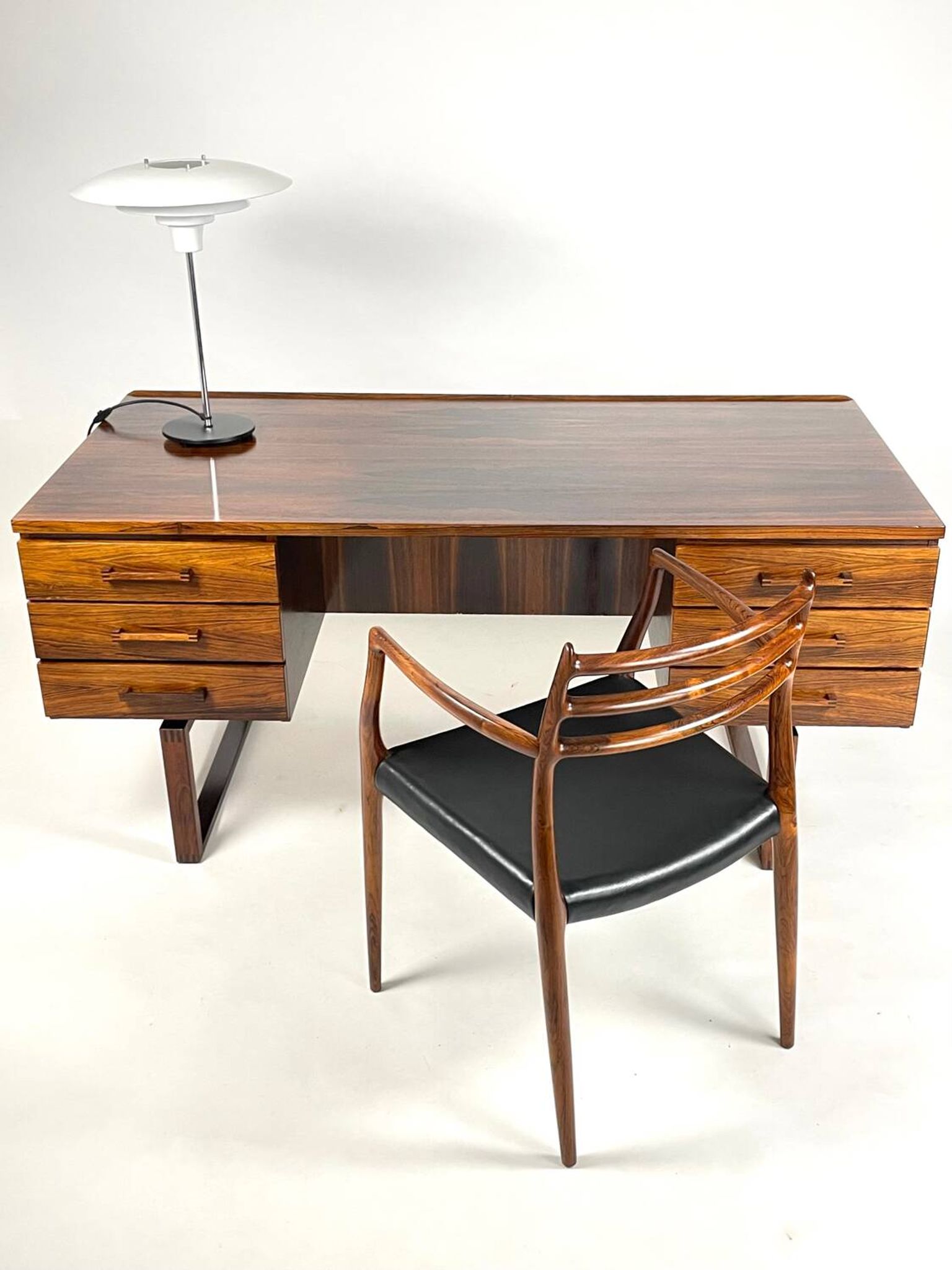 Danish Modern ( Mid-Century ) desk by Torben Valeur for DYRLUND, 1960s