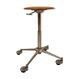 Workshop stool on wheels