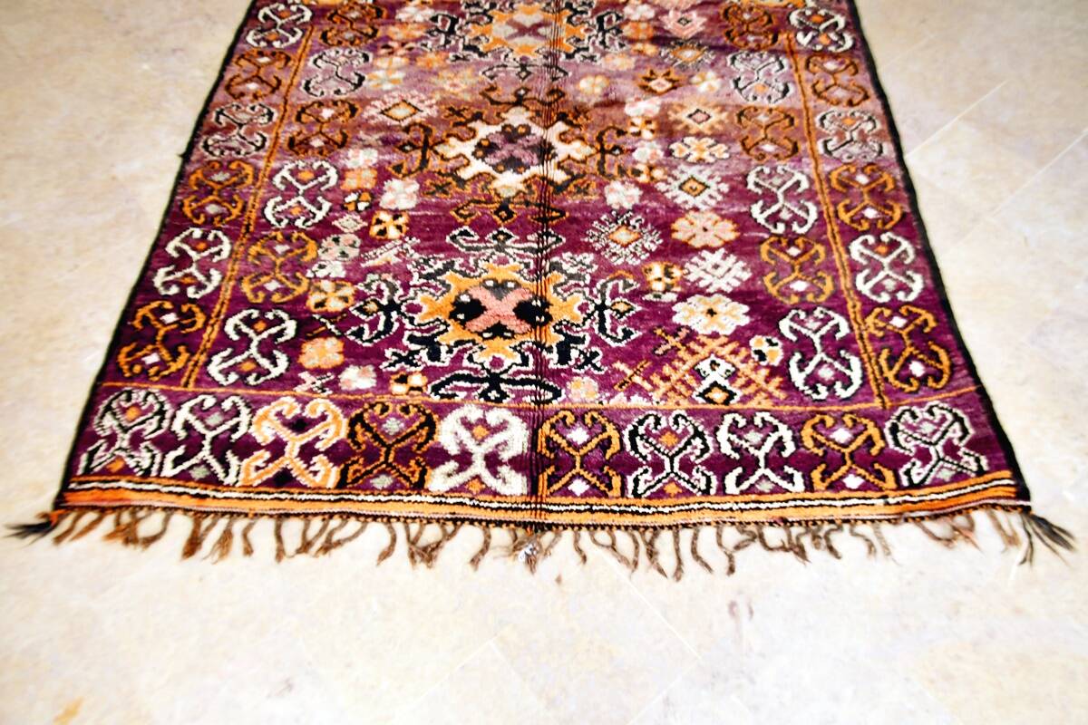 Vintage Boujaad Moroccan Berber rug 355 x 215 cm Excellent condition