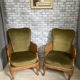 Fauteuils cannage et tissus velours