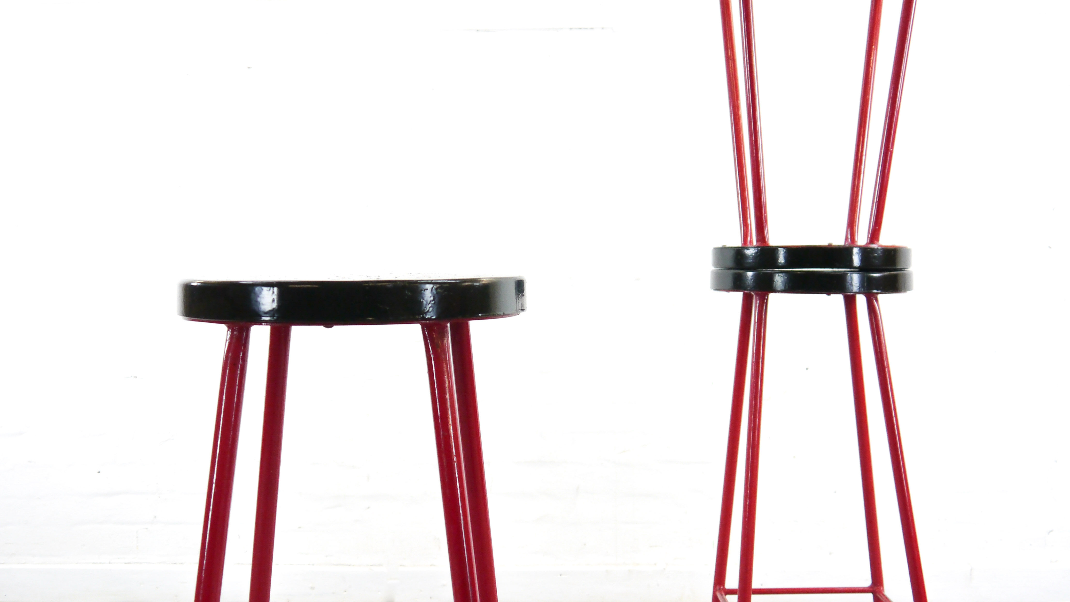 Midcentury set of 3 bar stools in red and black, 1960s-1970s