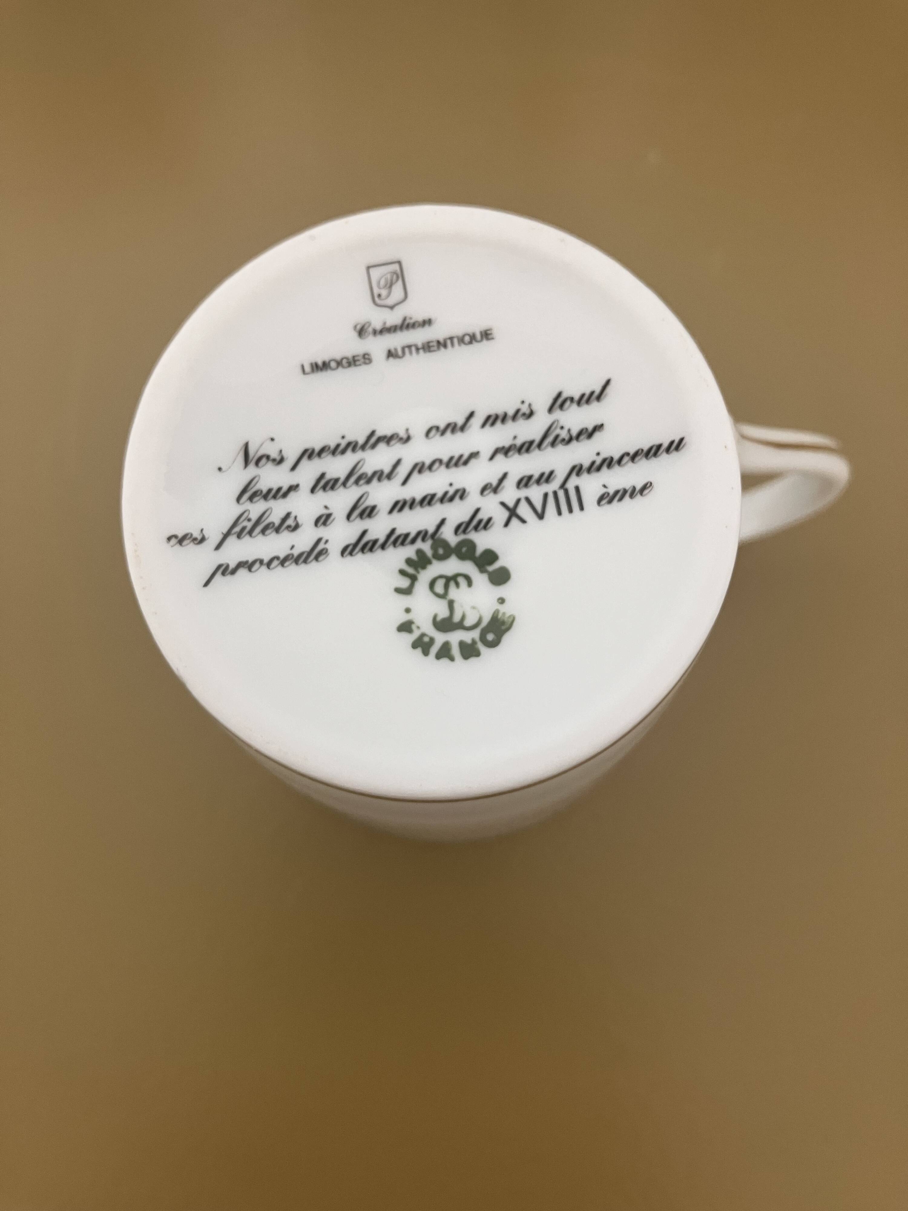 Coffee service with 11 cups and 6 saucers made of Limoges porcelain.