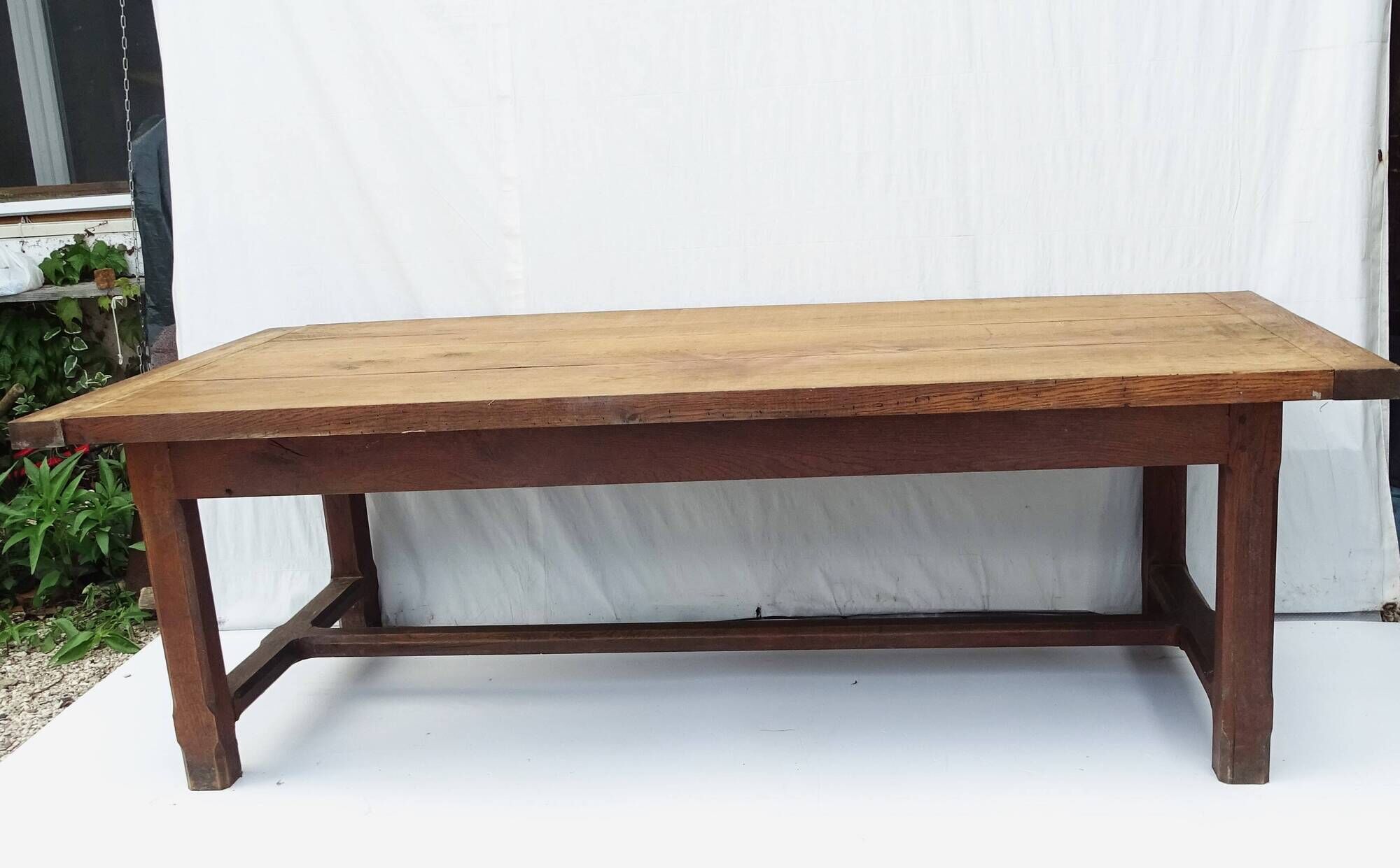 Grande table de ferme ancien en bois massif. 228 x 107.