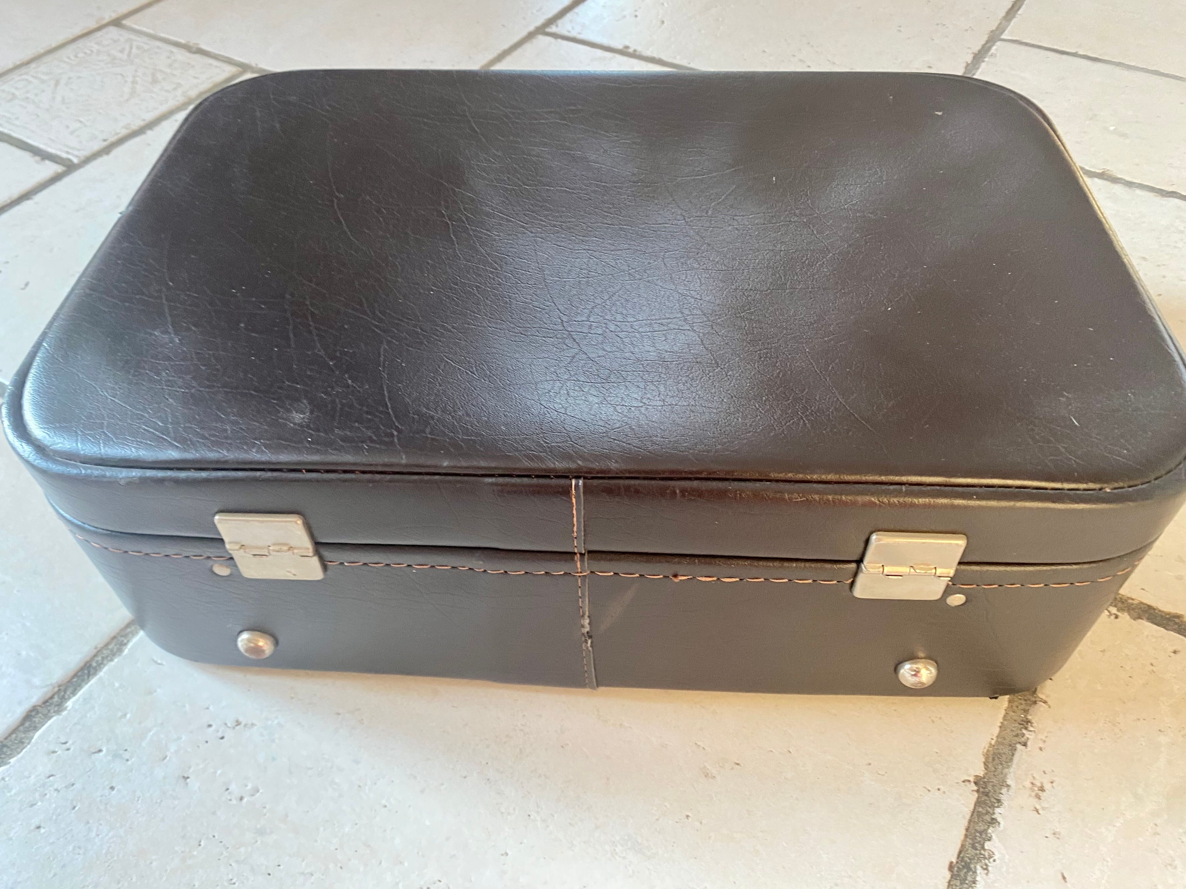 Brown suitcase Favo vintage