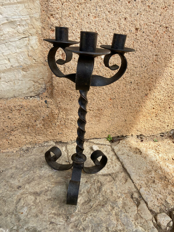 Bougeoir ancien en fer forgé