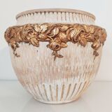 Terracotta pot cache golden flowers