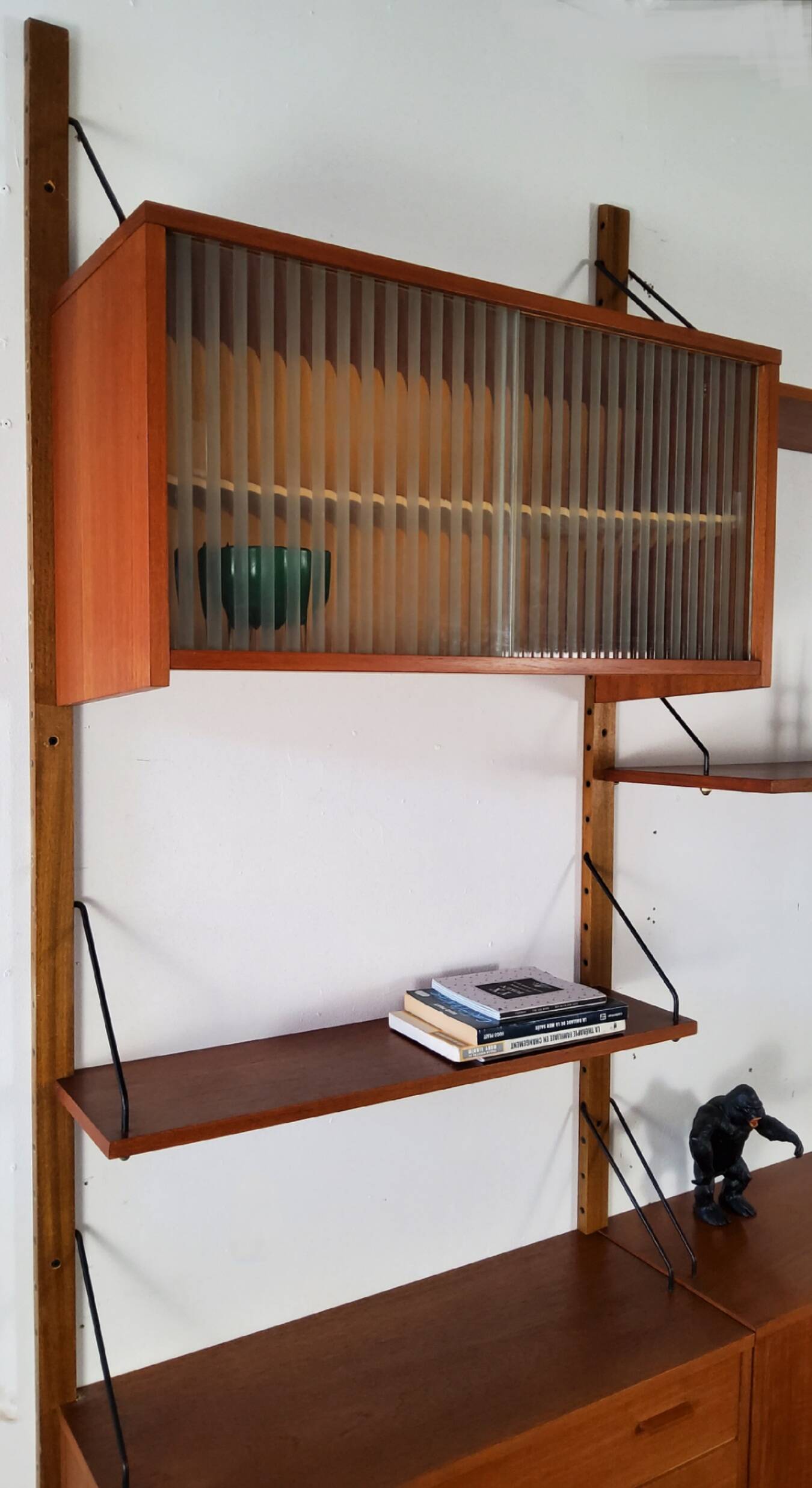 Modular Scandinavian wall shelf – Danish design from the 1970s