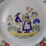 Plate of Breton earthenware of regional art KG France Quimper